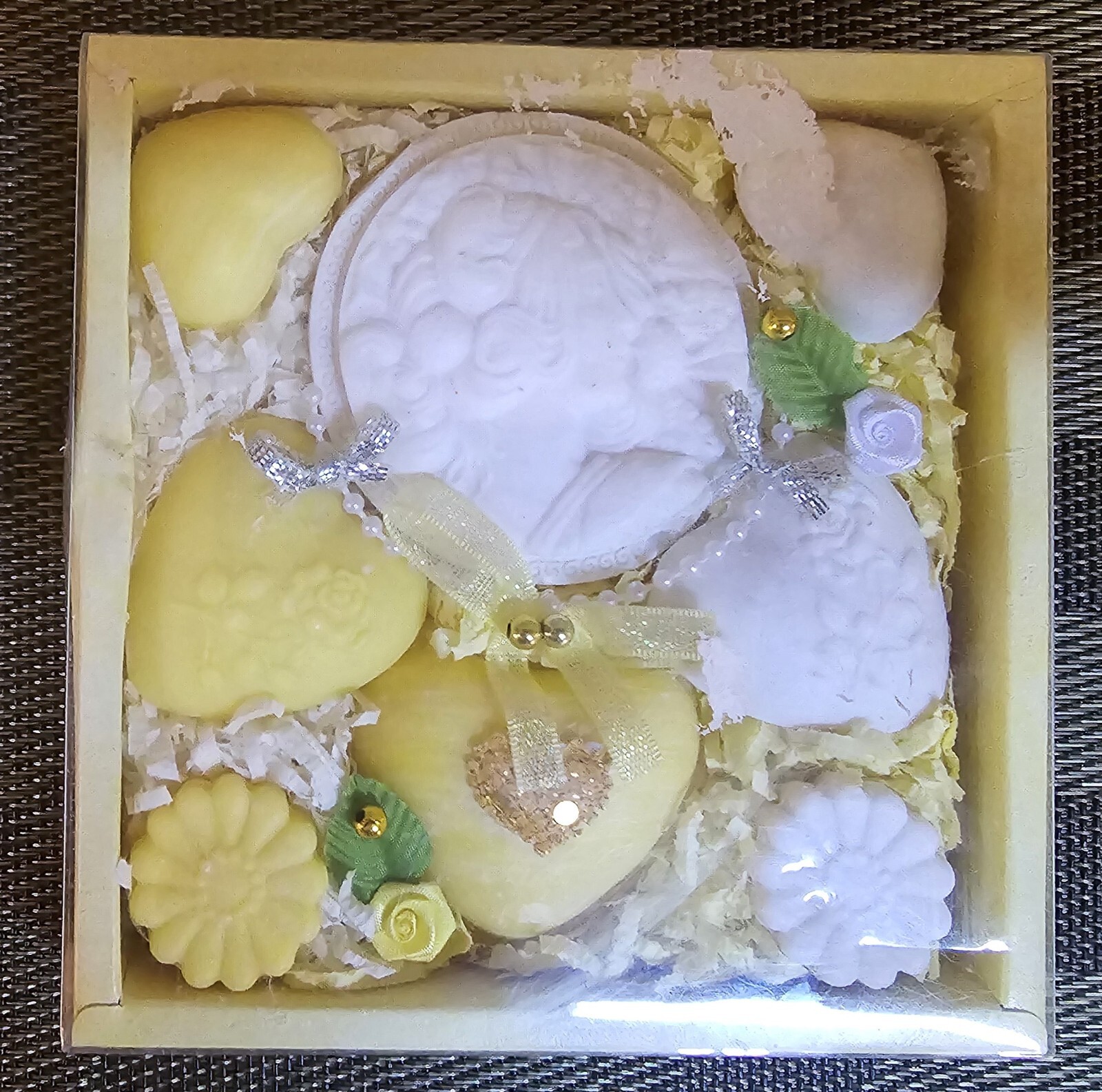 Decorative Hand Soaps – 1 Cameo, 5 Hearts, 2 Flowers