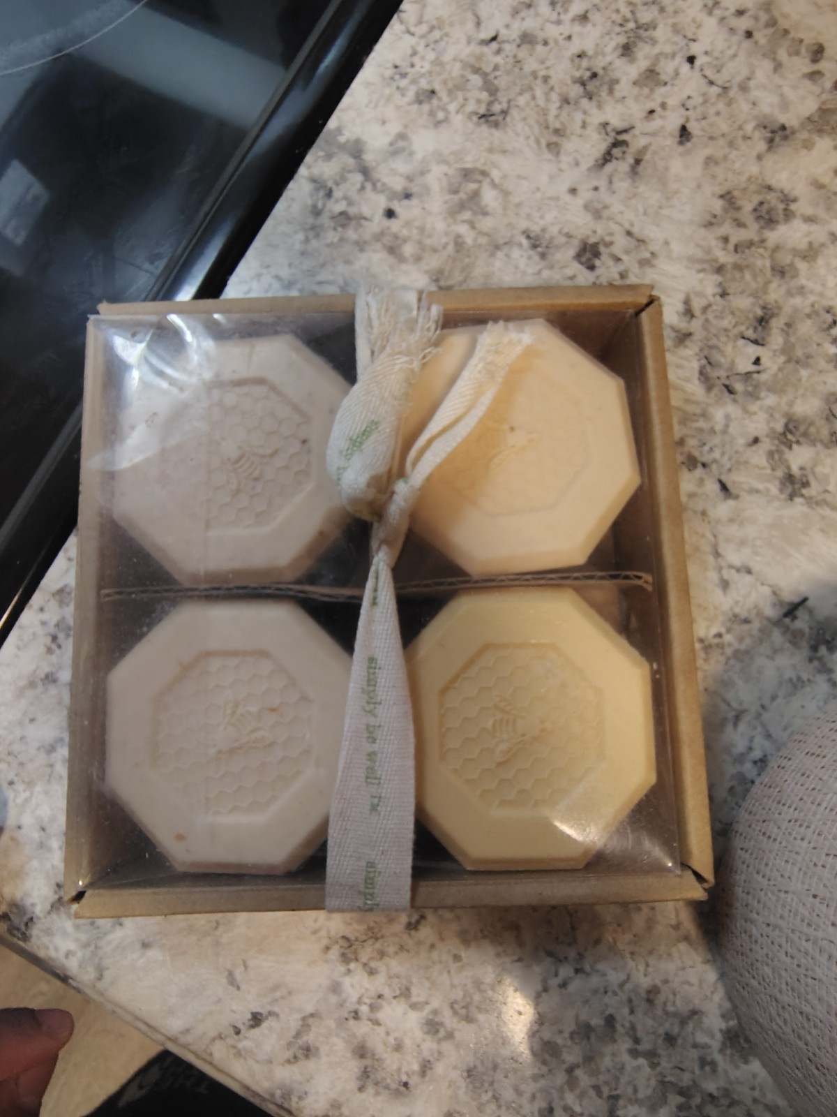 Soaps – CST Fine Honey 4 X 3.5oz Assortment Beeswax/Aloe/Roseberries/Goat’s Milk