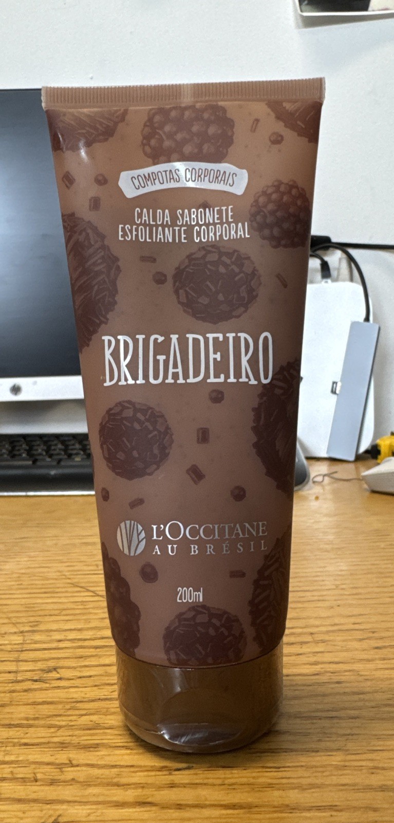 New Sealed L’Occitane Brigadeiro Cleansing & Exfoliating Body Soap 200ml