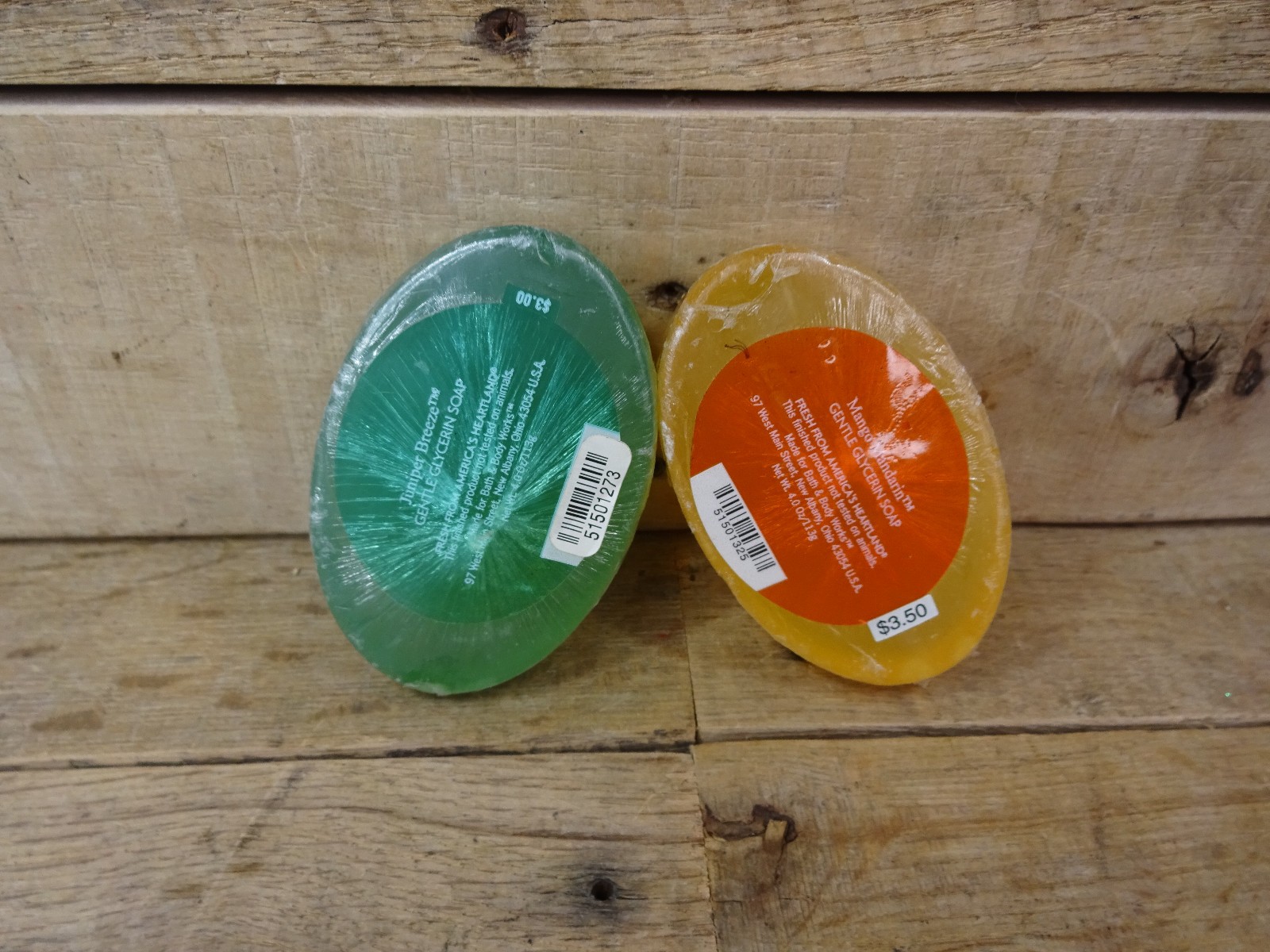 Bath & Body Works Gentle Glycerin Soap Bar 4 oz Mango Mandarin & Juniper Breeze