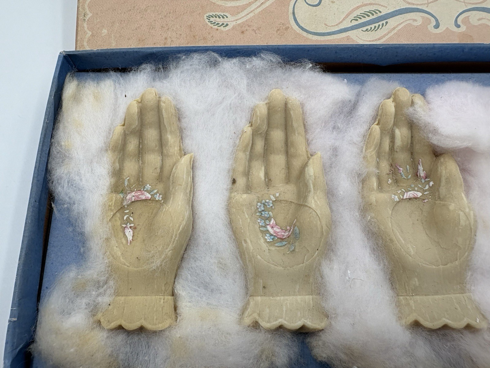 Antique Hands Of Friendship Soap NOS