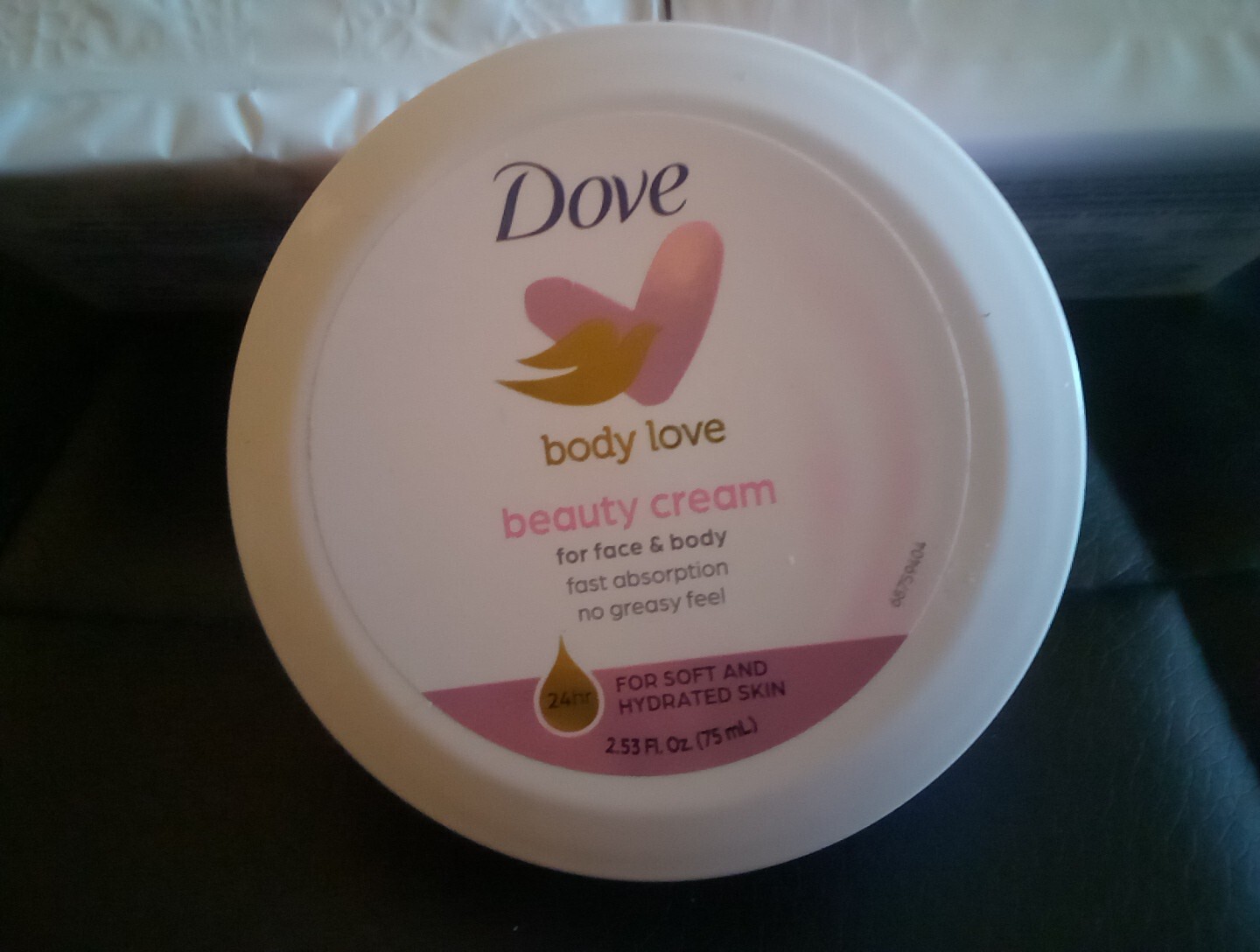 Dove Bar Soap Revitalizante Cherry & Chia Milk, Restoring Coconut/Cocoa Butter.