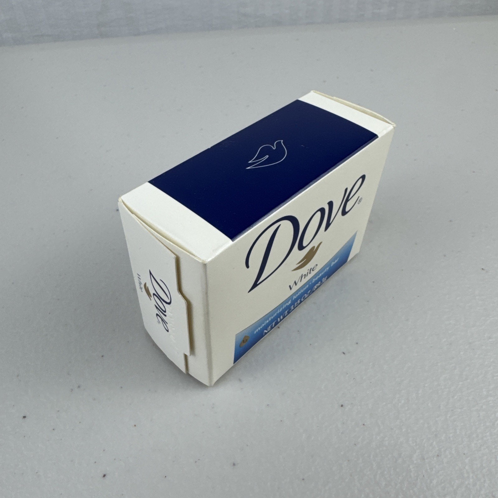 1 Dove White Beauty Bar Soap 1/4 Moisturizing Lotion 3.15 Oz Vintage Made In USA