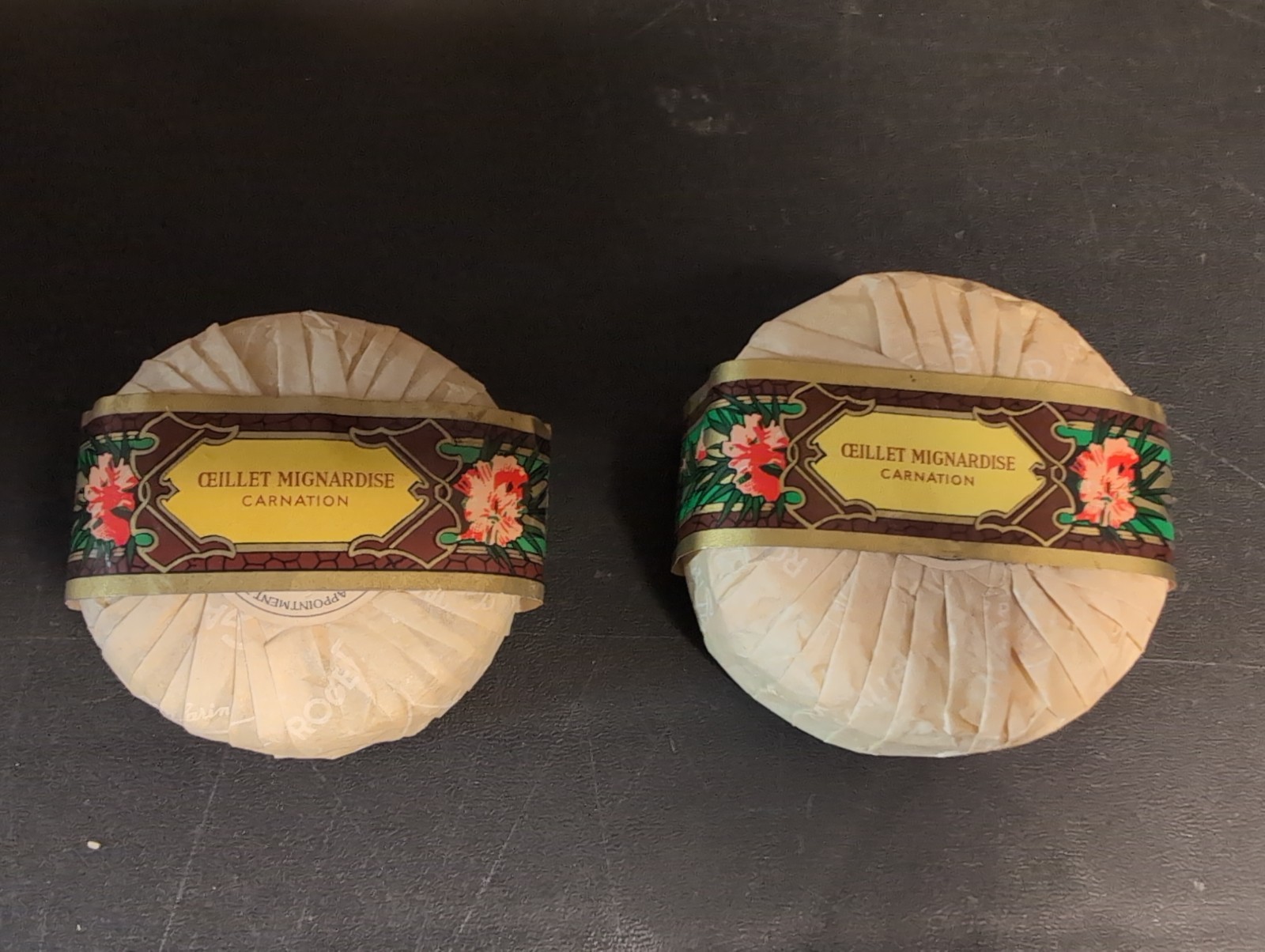 LOT Roger & Gallet Perfumed Soap 3.5 /5.3 oz CEILLET MIGNARDISE CARNATION