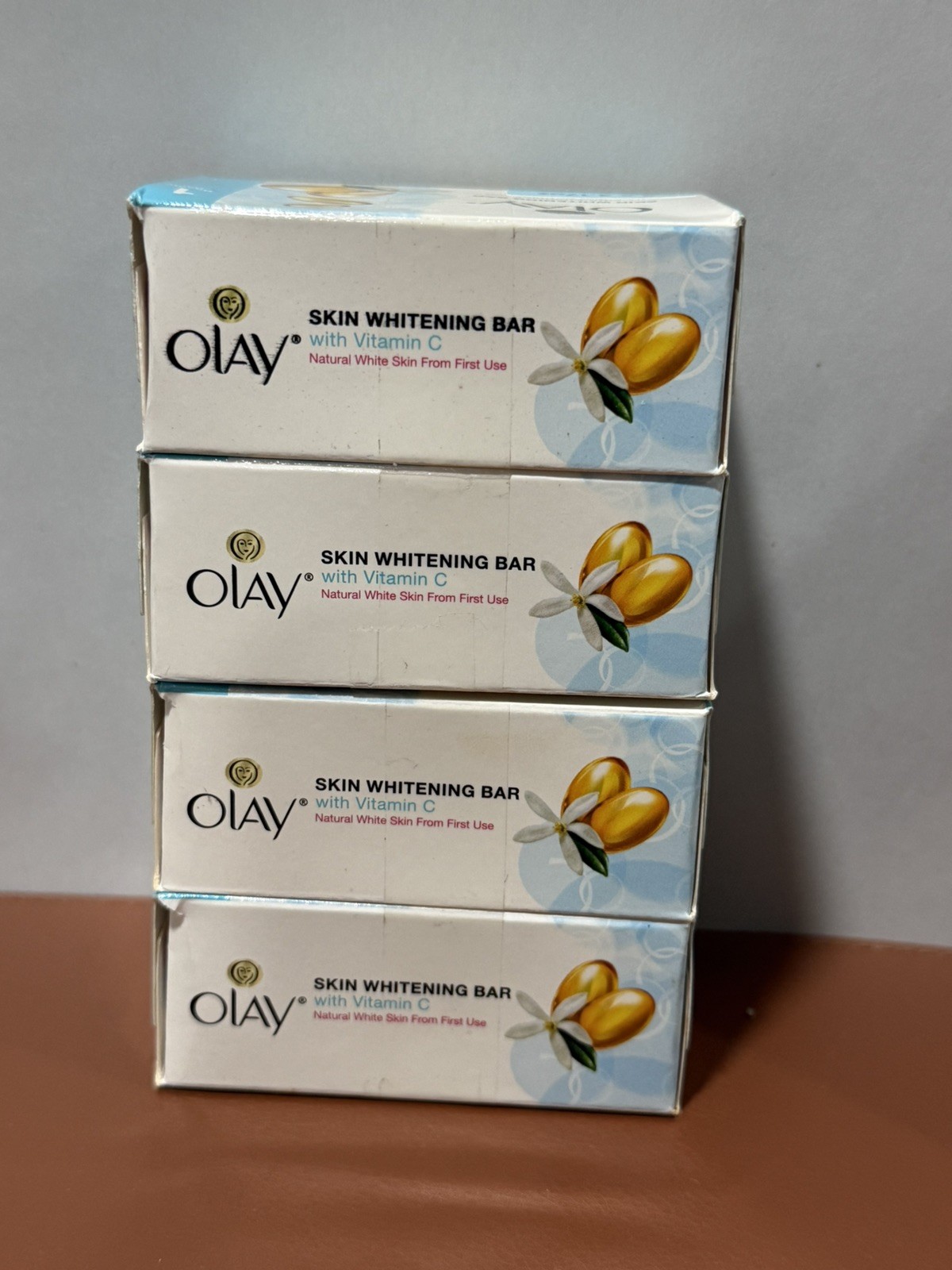 2 OLAY Skin Whitening Bars With Vitamin C 3.17 Oz. Total 4 bars