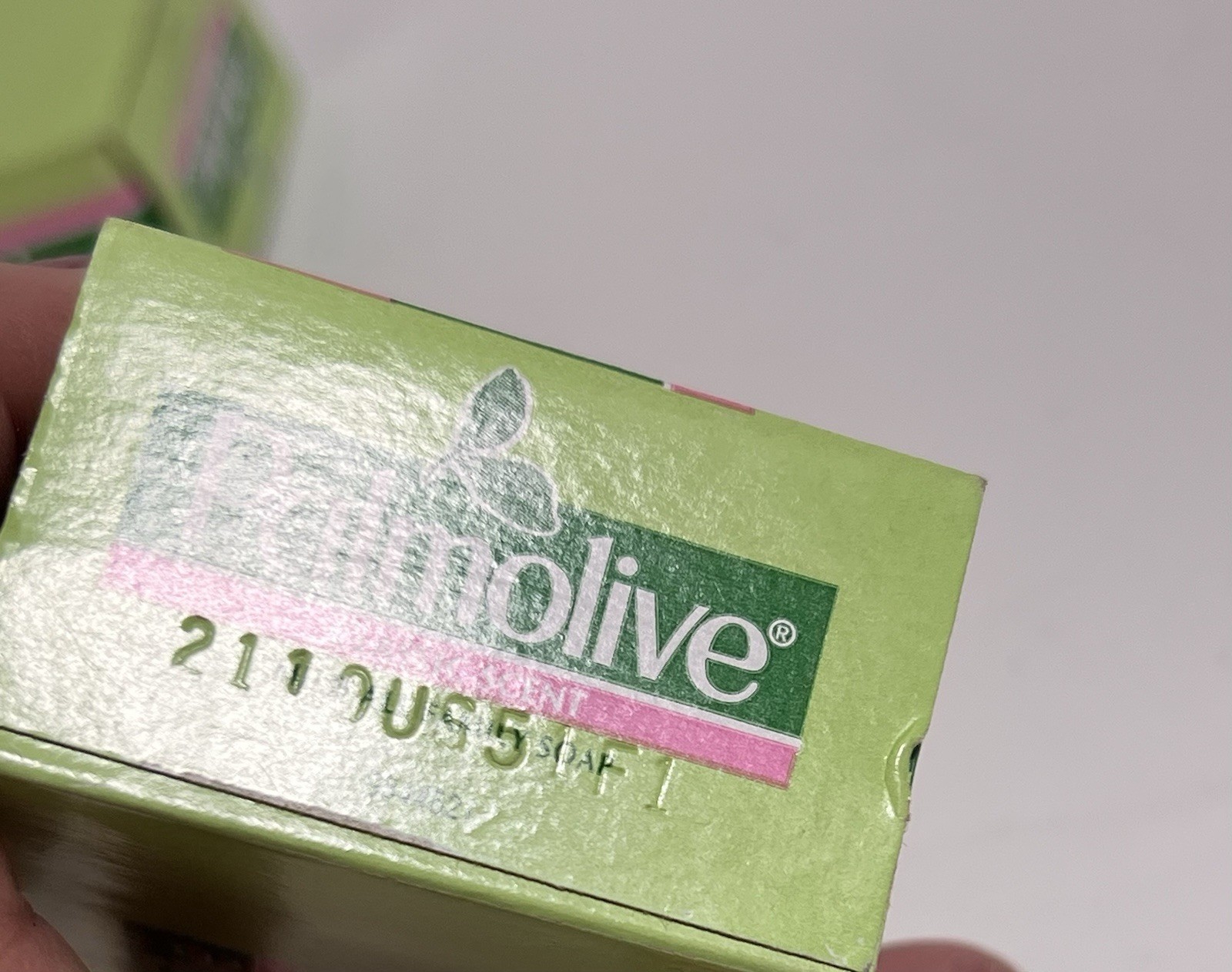 2 Bars Palmolive Bath Bar Soap Classic Scent 3.2 oz Mild All Family Soap