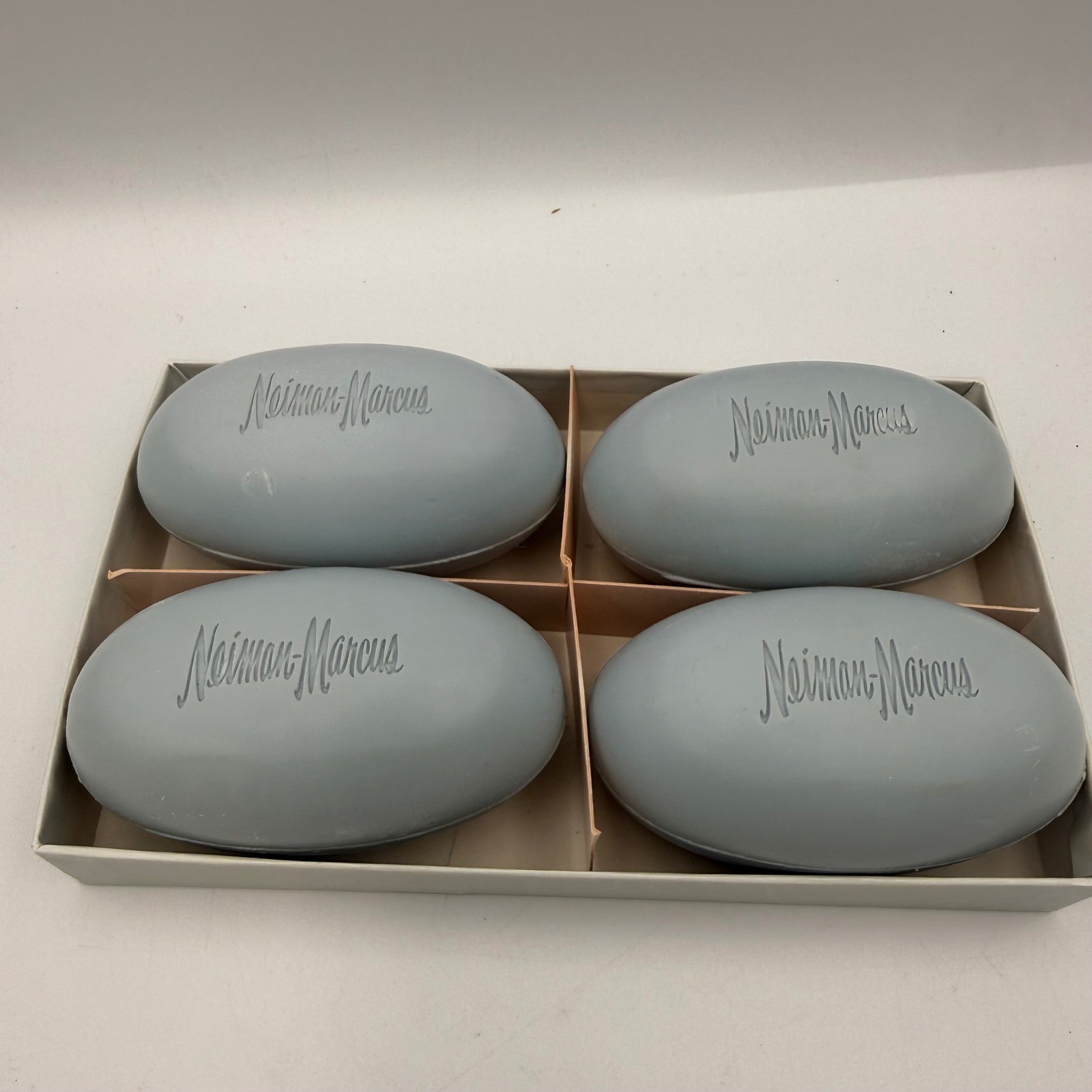 Vintage Neiman Marcus Blue Lilac Bath Soap 4 Cakes 26.5 oz Boxed Set Dallas TX
