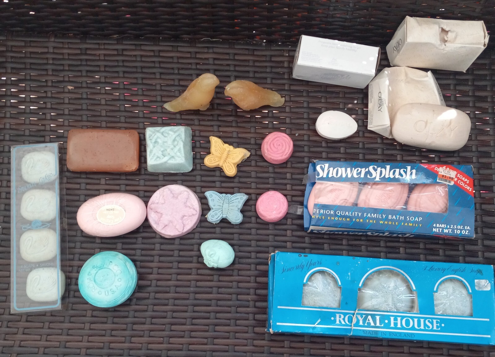 27 pc Mixed Lot Vintage Soap Bars Olay, Safeguard, Shower Splash, Butterfly,Bird