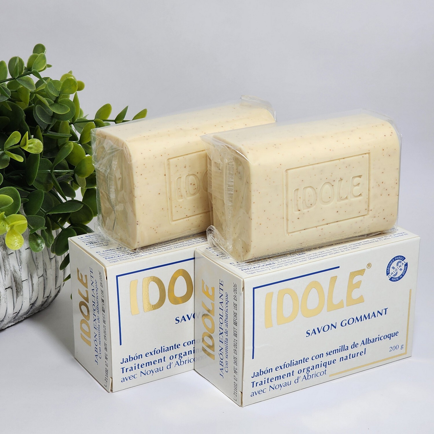 Idole Exfoliating Soap with Apricot Natural Organic Treatment 7oz /200g Lot of 2