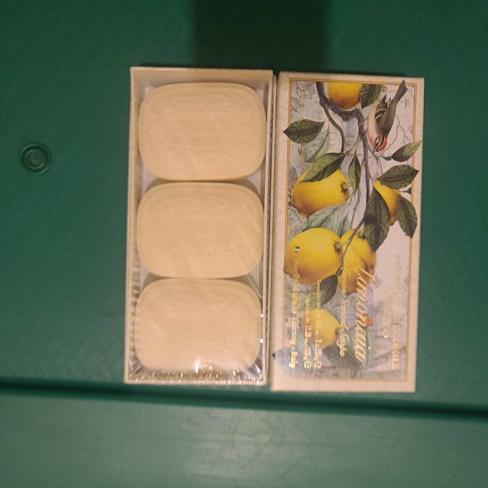 Saponificio LEMON Scented Soaps Tuscany (3) 4.4 oz GIFTBOX
