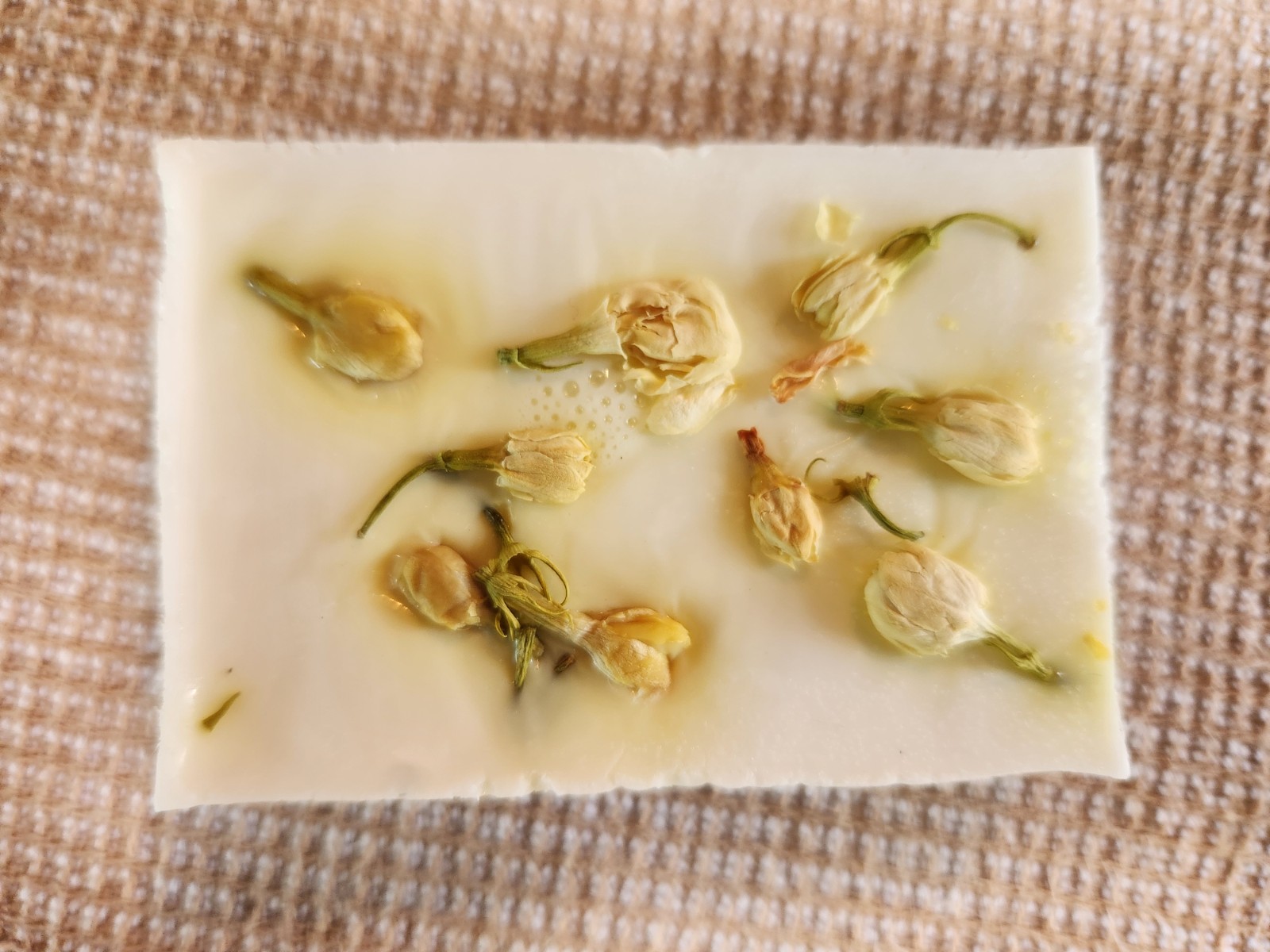 Homemade Goat Milk Soap Bar Jasmine Scent w/ Jasmine Buds 3 oz