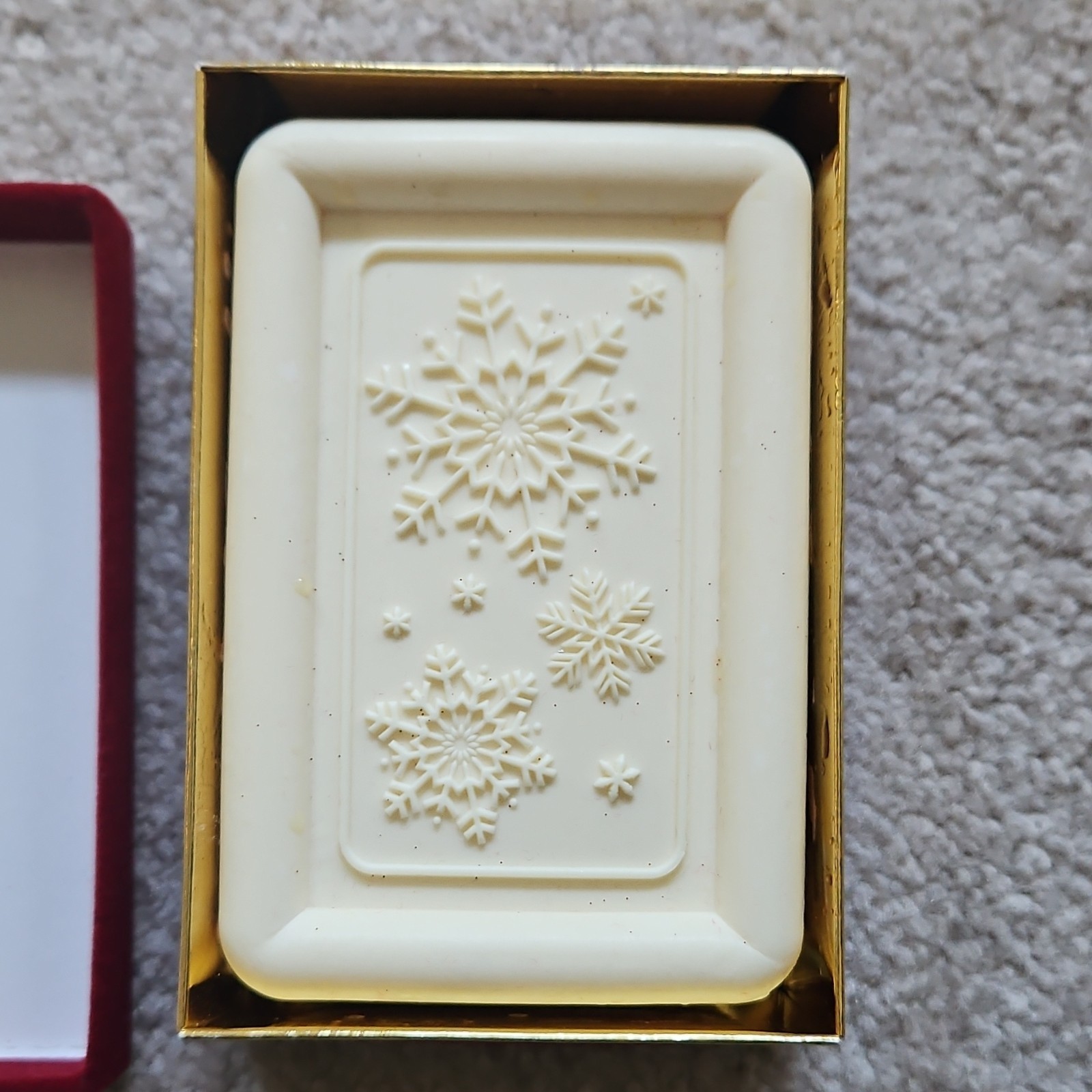 CST Cranberry Vanilla Moisturizing Bath Soap 12 oz Snowflake Pattern