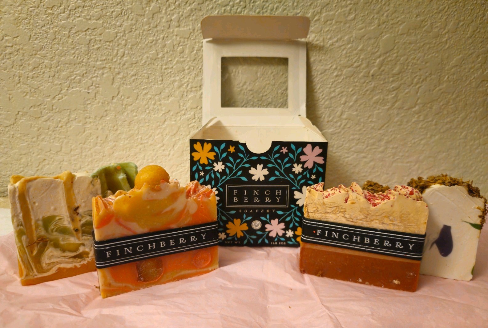 Rare – FinchBerry 4 Handmade Cranberry Chutney Body/Past Curfew & More Soap Set