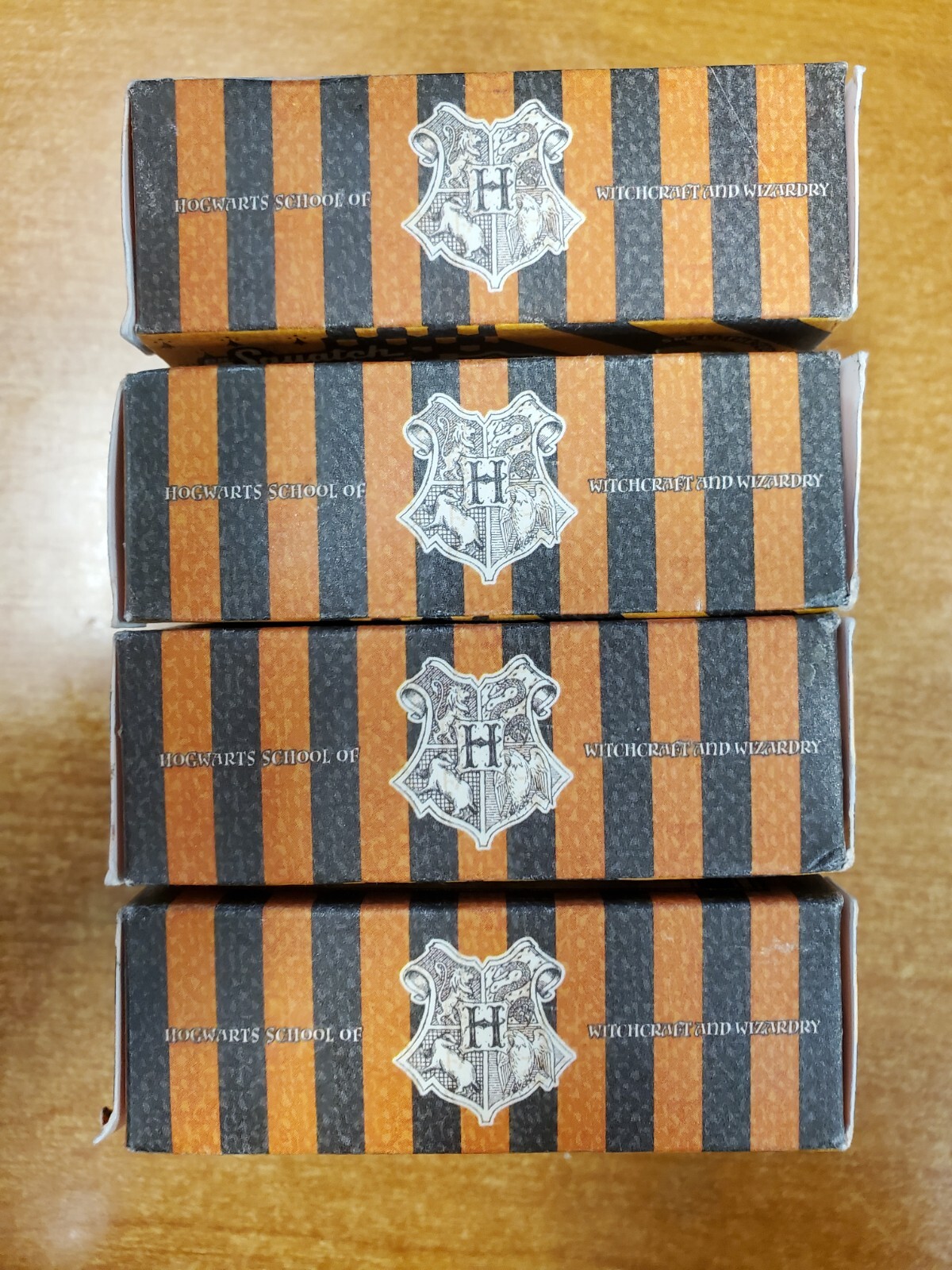 4 Bars: Dr. Squatch Bar Soap Harry Potter *HUFFLEPUFF* Med. Grit (2904)