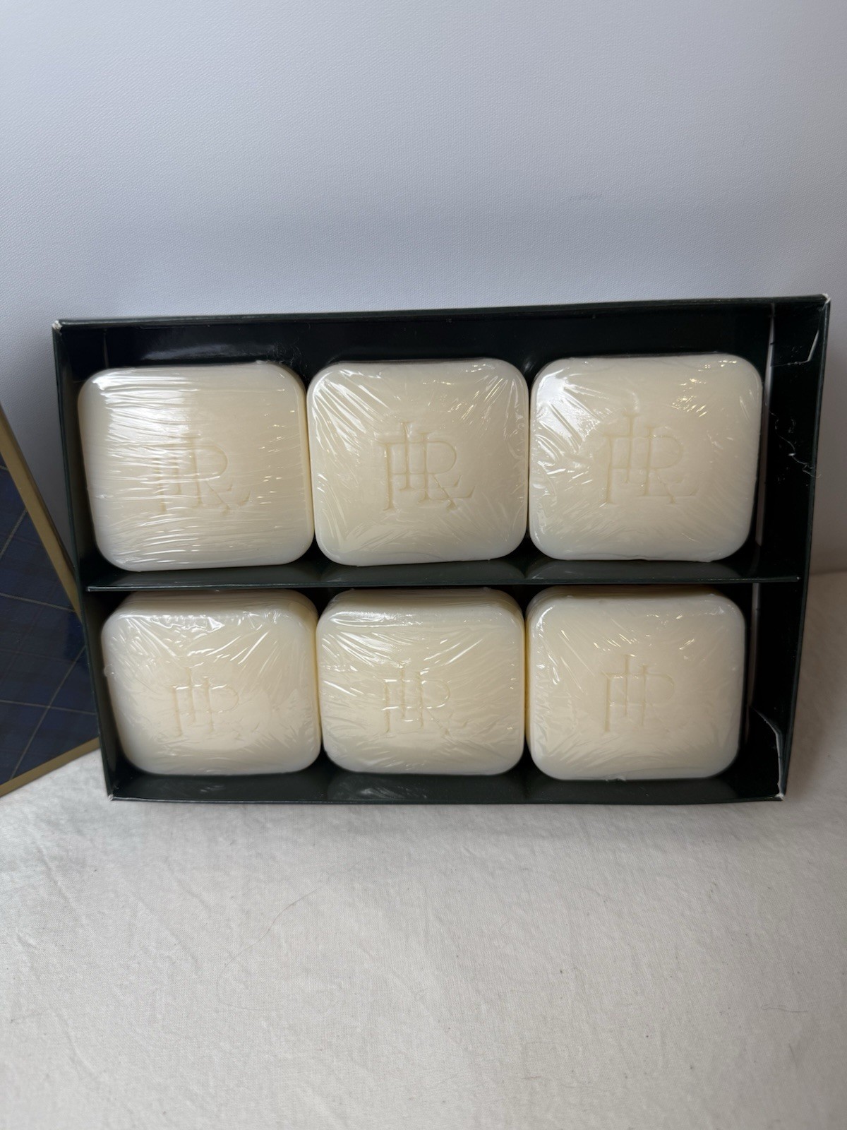 Lauren Ralph Lauren Scented Luxury Soaps ‘HOLIDAY PINE’ (6) FACTORY SEALED SOAPS