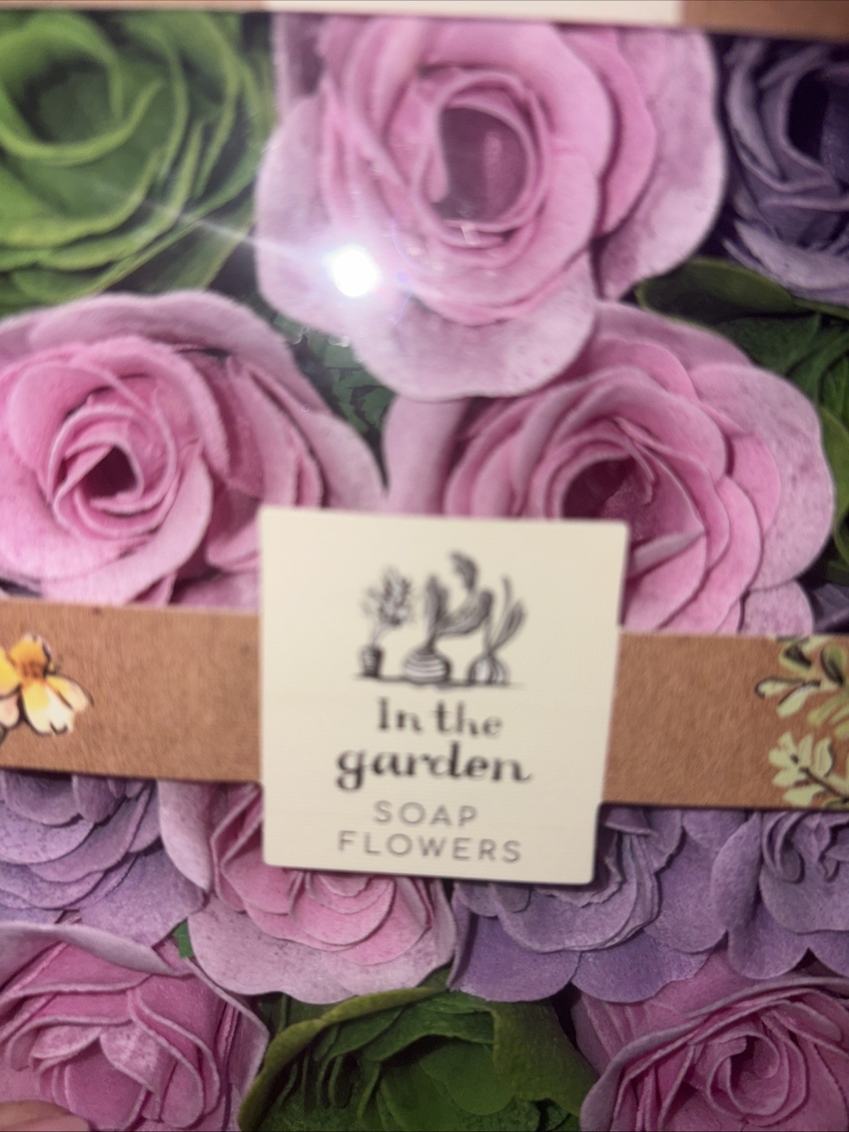 Heathcote & Ivory IN THE GARDEN Bath Soap Flowers Sweet Rhubarb & Lilac Blossoms