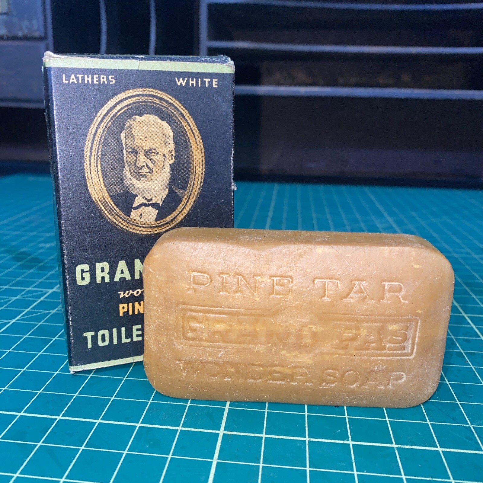 Antique Grandpa’s Wonder Pine Tar Toilet Soap New Cincinnati Ohio General Store