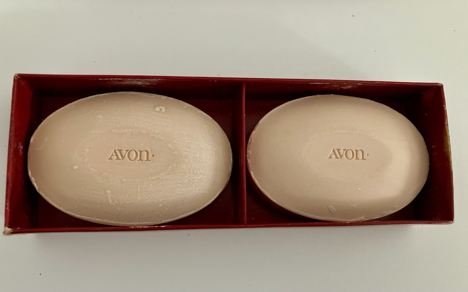 Avon 1876 Winterscapes Fragranced two 3 oz. Bar Soaps Currier & Ives vtg in box