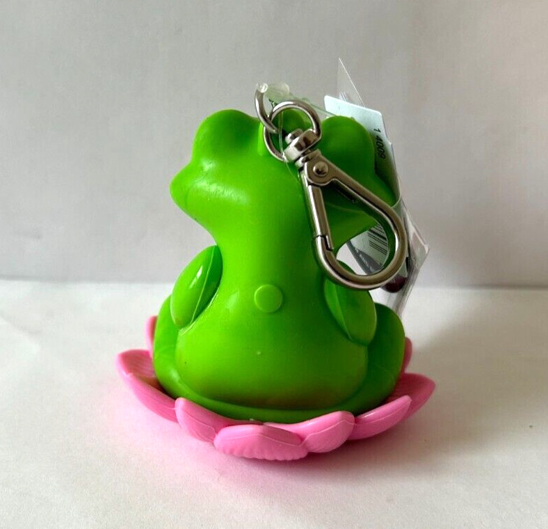 NEW Bath & and Body Works YOGA FROG Lily Pad Light-Up Pocket Gel Holder Keychain
