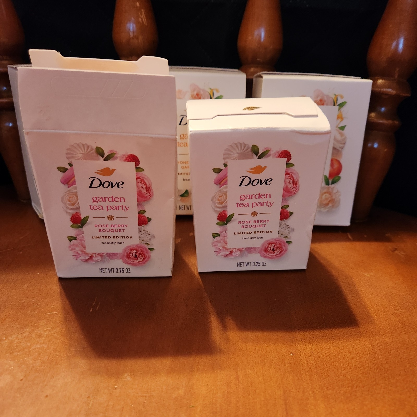 Limited Edition Dove Beauty Bar 3 Honeysuckle/Gardenia And 2 Rose Berry Bouquet