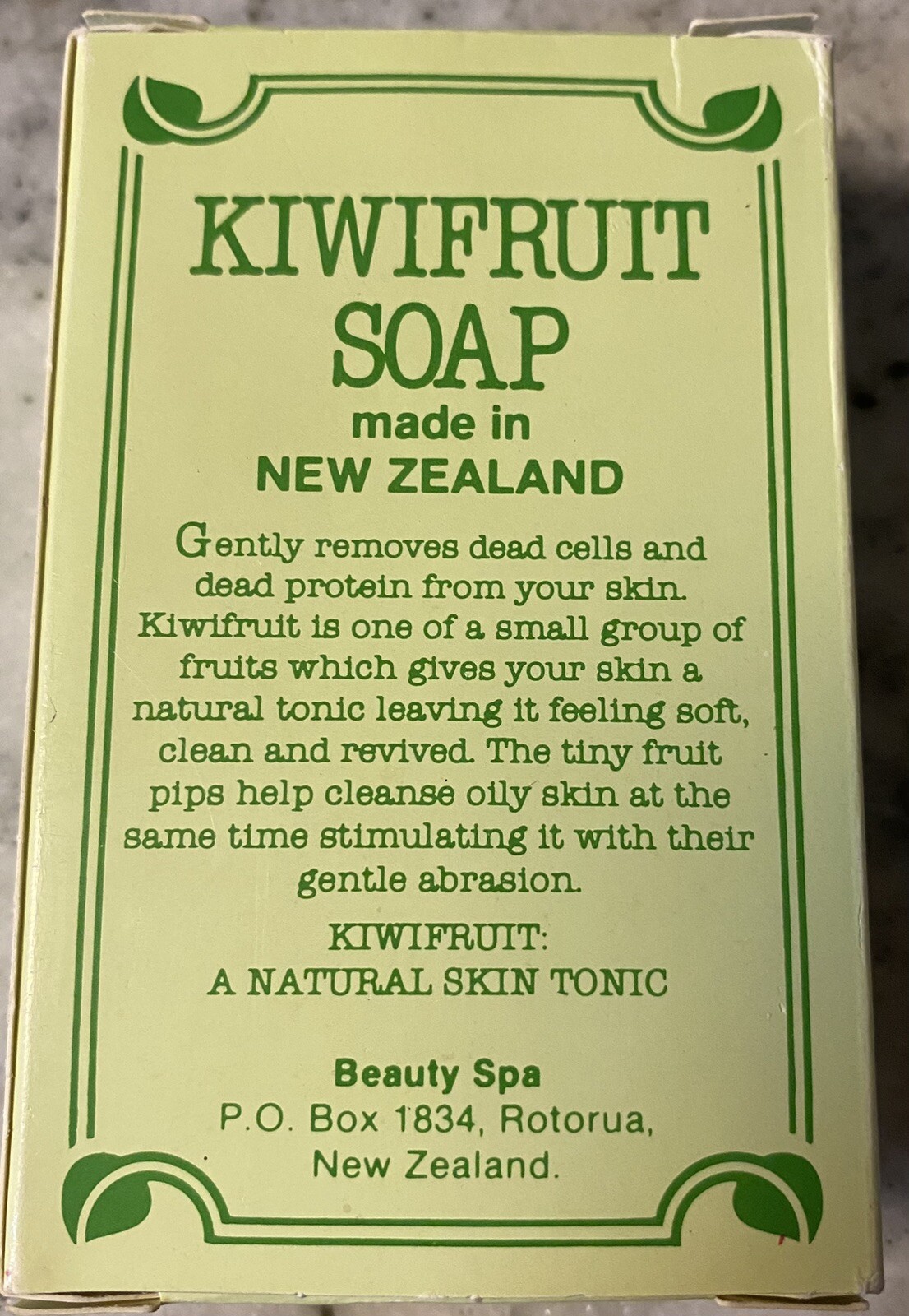 Vintage New Zealand Kiwi Fruit Soap with box 3 Ounce Bar Green