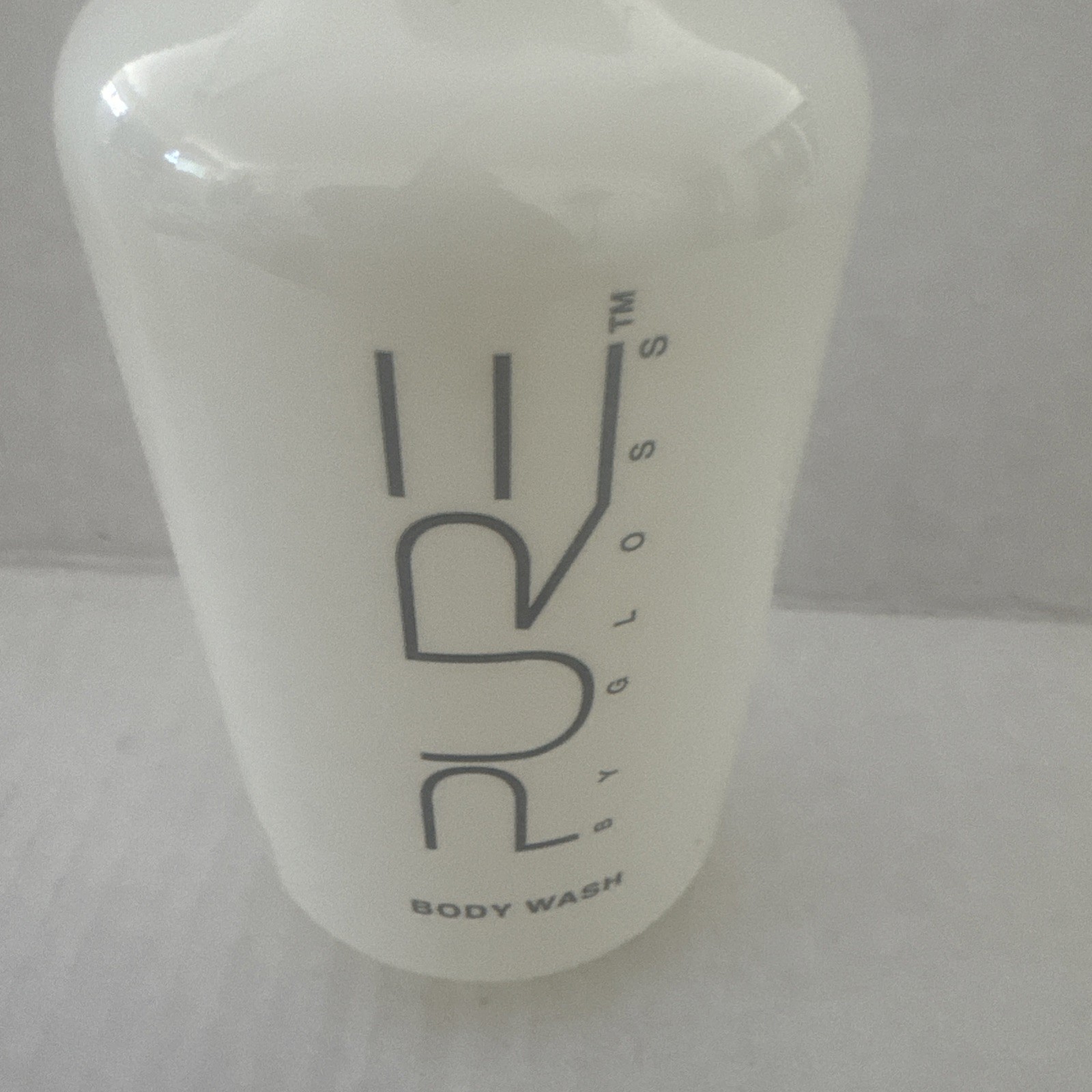 Pure By Gloss Body Wash 10 oz Clear Rinse Lemon Infusion