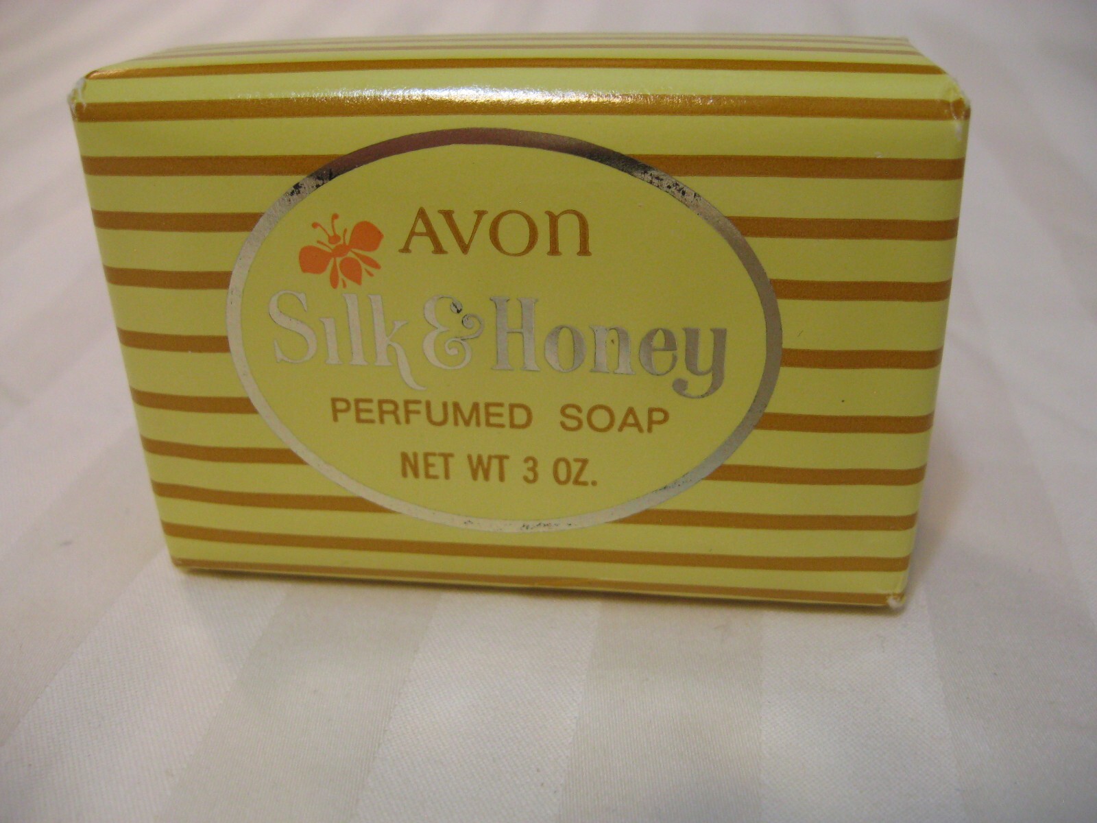 Bar Avon Body Soap Silk & Honey Perfumed Soap Bar 3 Ounces Brand New Sealed