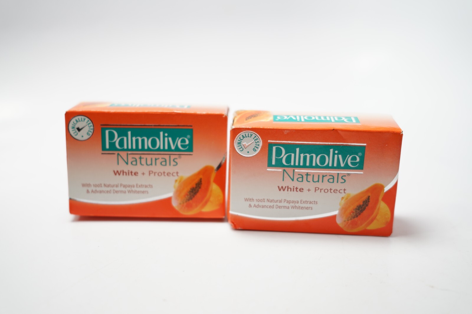 2x Palmolive Naturals – Derma Whiteners White & Protect Papaya Extracts New old