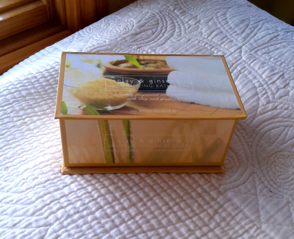 CST CLAY & GINSENG BOXED MOISTURIZING BATH SOAP 11 oz. USA MADE SOOTHING FRAGRAN