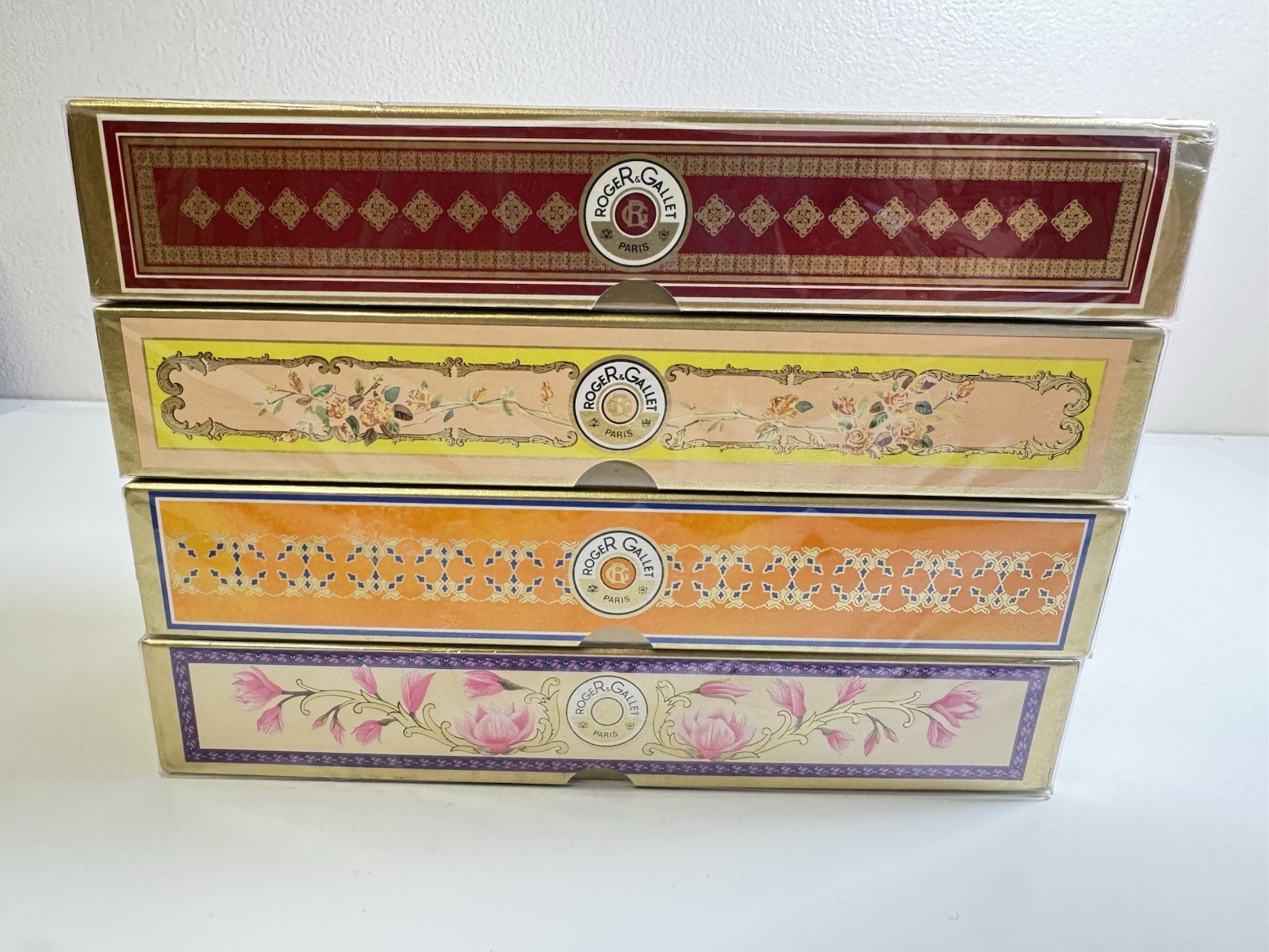 roger & gallet paris perfumed soaps 3 x 100 g/ 3.5 oz. made in france 4 x 3