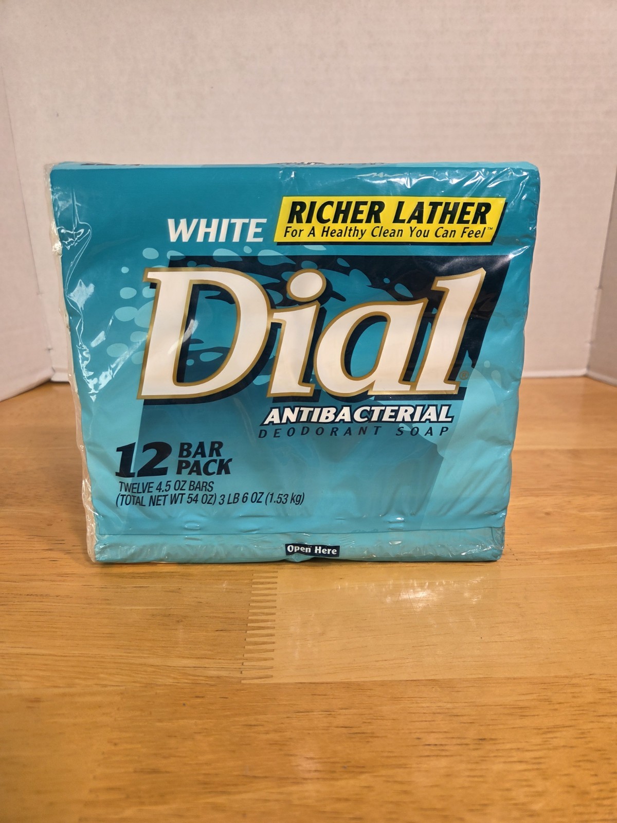 Vintage Dial White Antibacterial Deodorant Soap 12 Bars Rich Lather 1999 NOS USA