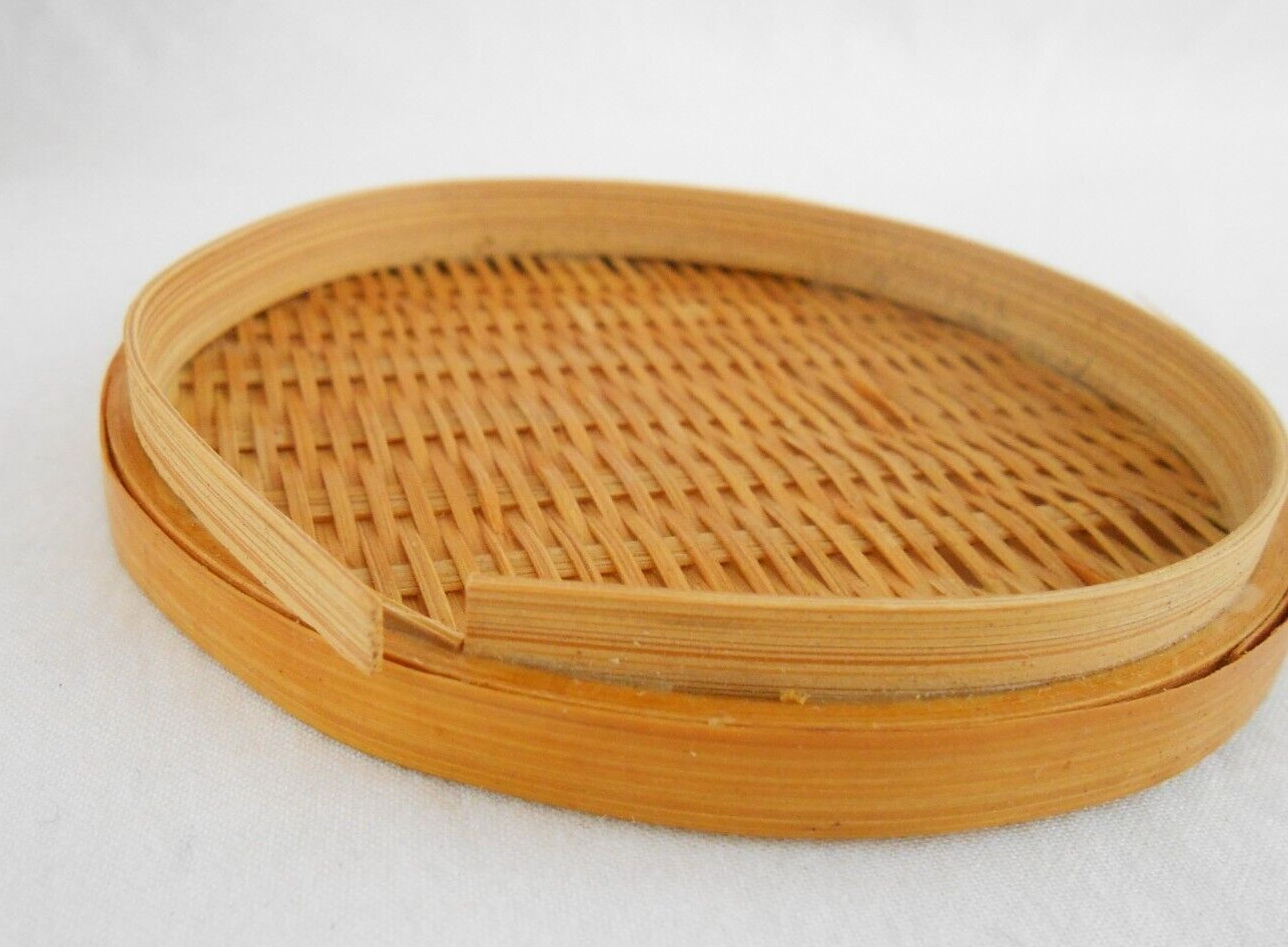 Lillian Vernon Lilac Vintage Luxury 3.5 oz Soap Bar in Wicker Basket New