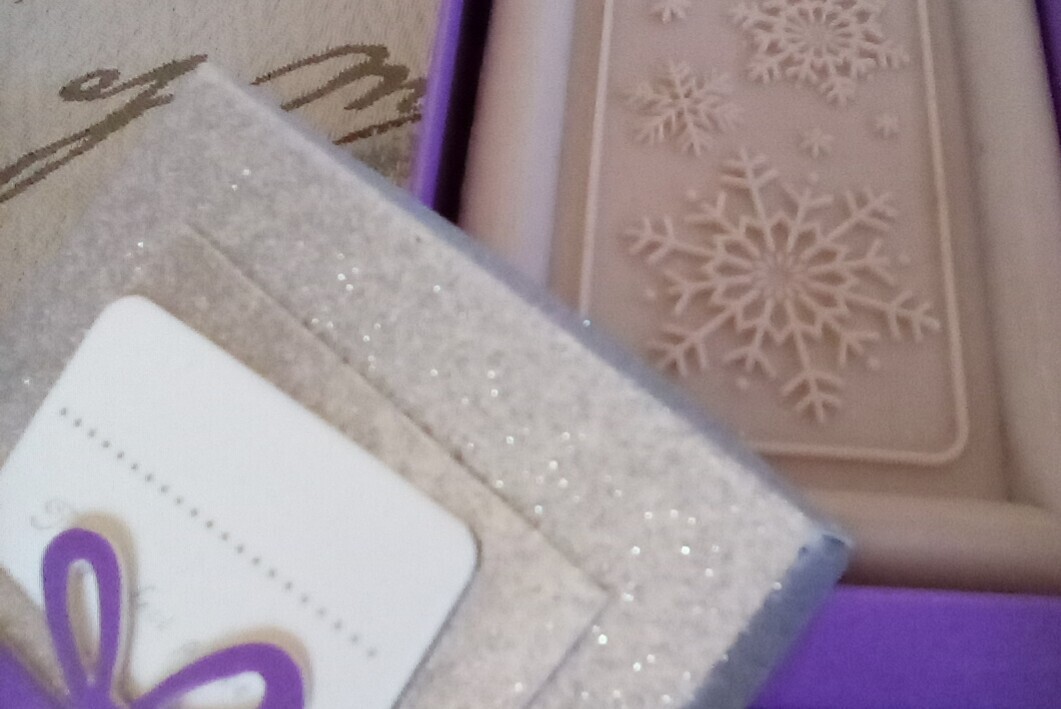 NIB ~ Winterberry “Snowflake” GLYCERIN 12 oz Bar Soap in Gift (Card) Box • USA