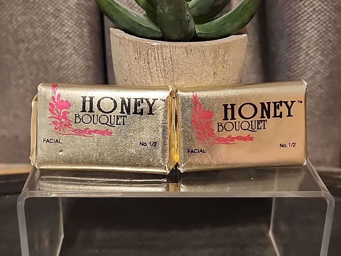 2 x Vintage Honey Bouquet Facial Soap No 1/2 Travel Size Gold Wrapper