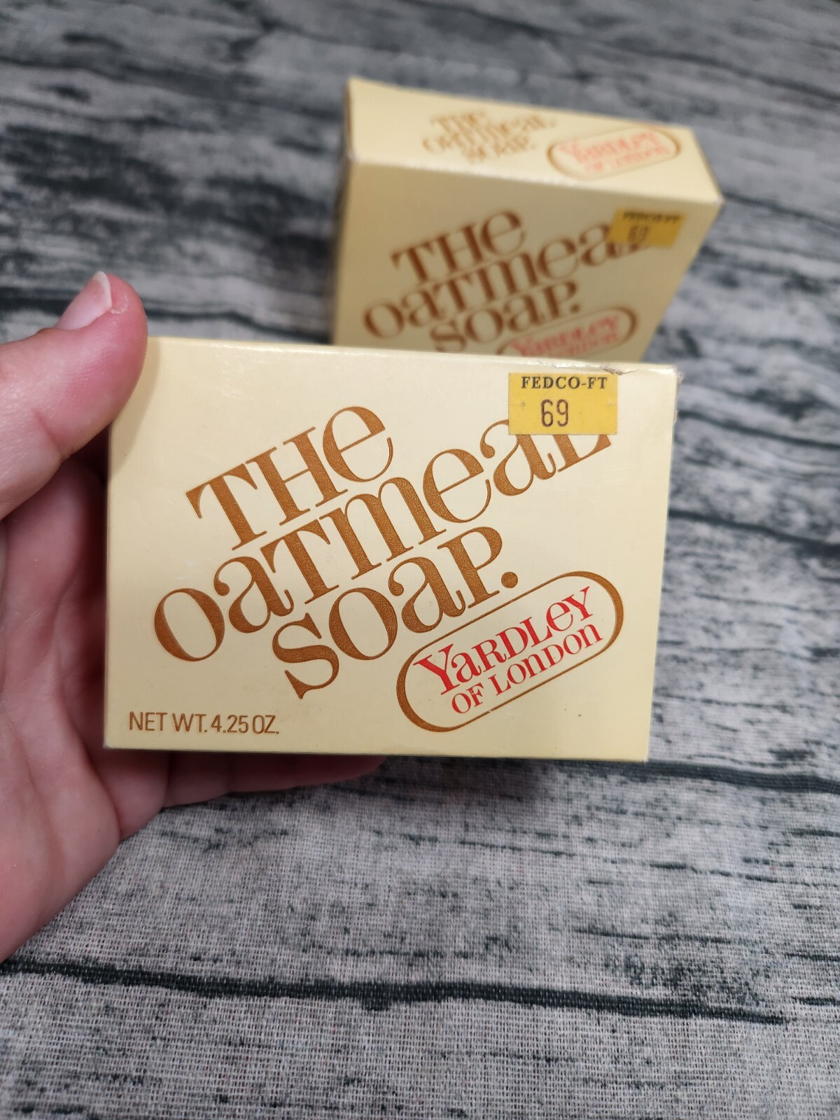 2 Vintage Original Old Logo Yardley of London THE OATMEAL SOAP Bars