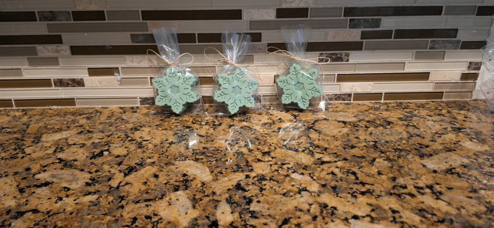 Snowflake Shaped Body Bar Organic Soap with Green,Pink,White and Blue Clay