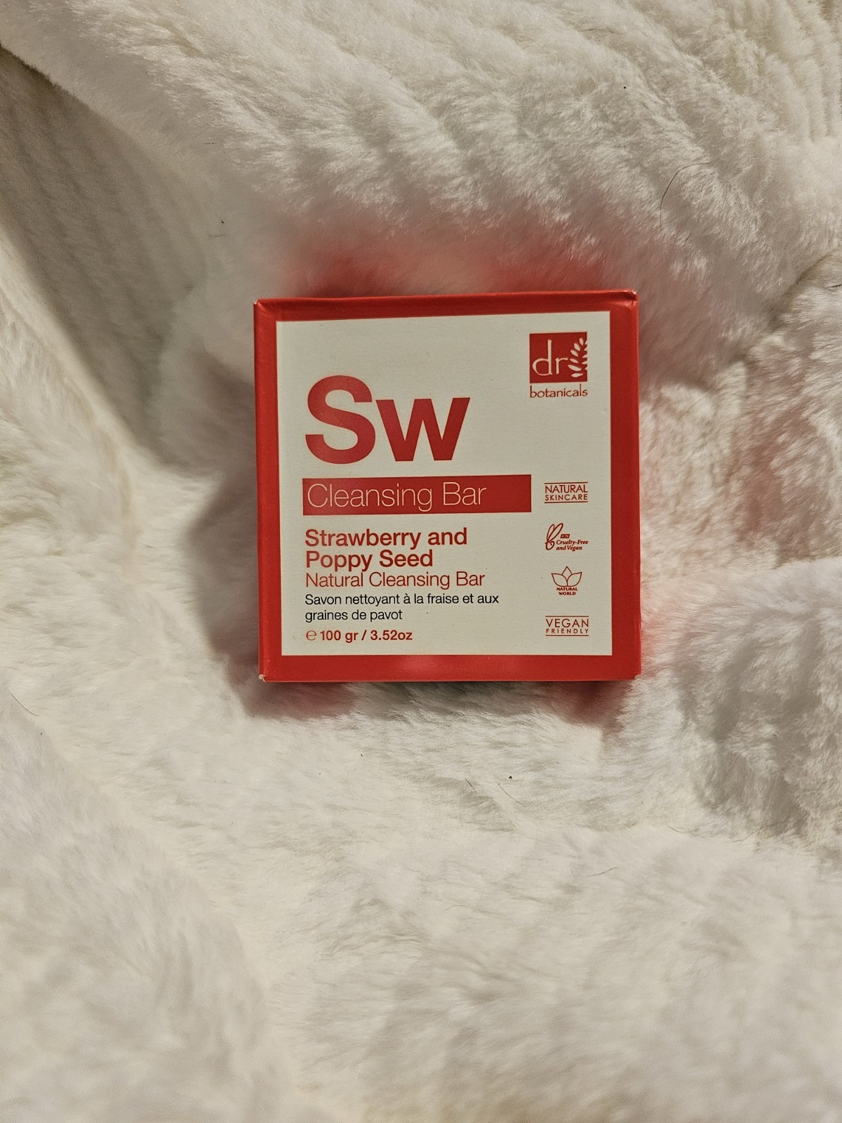 dr botanicals Sw Cleansing Bar – Strawberry and Poppy Seed
