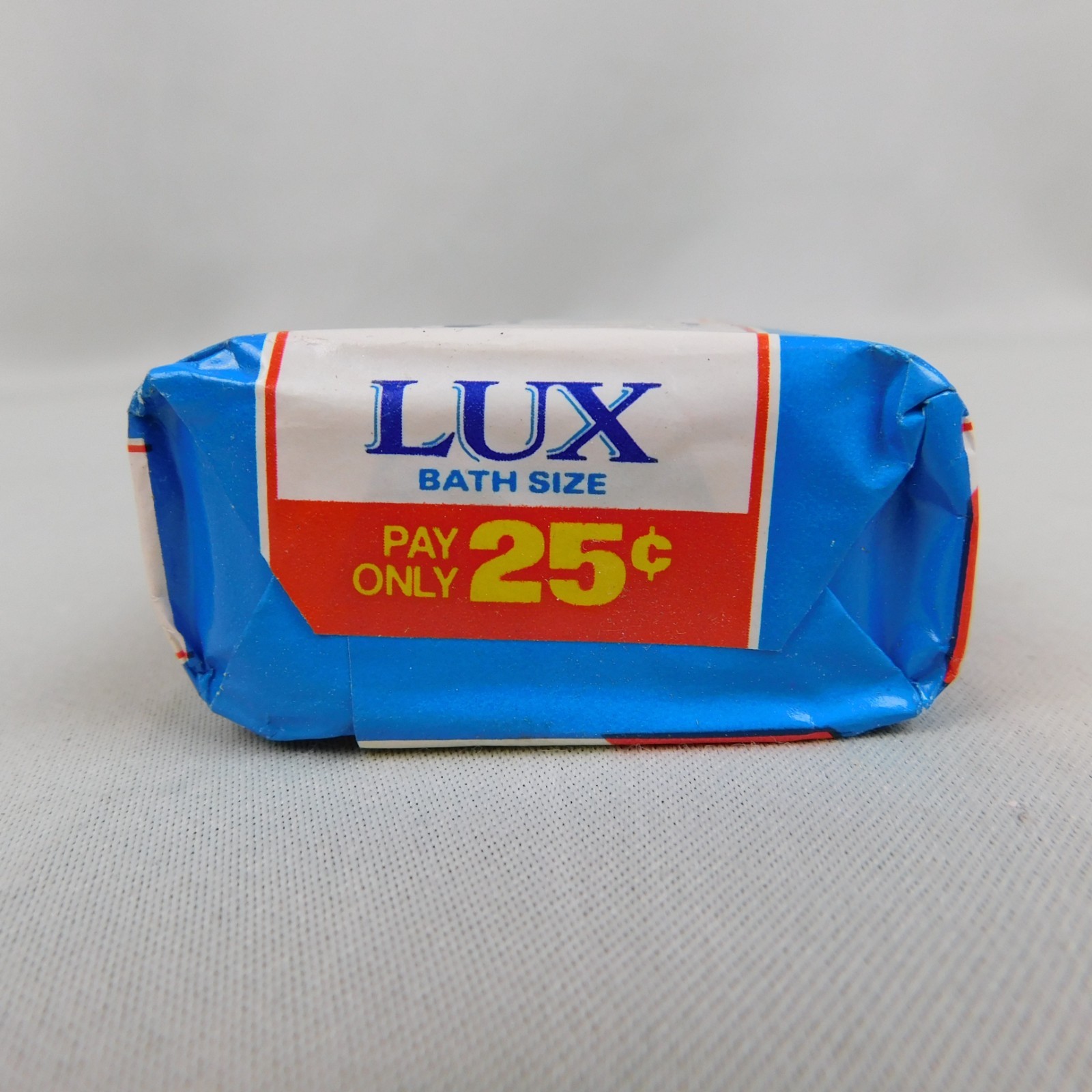 Vintage NOS Lux The Pure Beauty Soap White 4.75oz Bath Size #A316