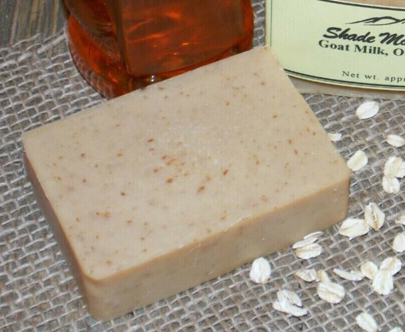 Goat Milk Soap Homemade / Handmade Moisturizing – 4 oz bar – Oatmeal & Honey