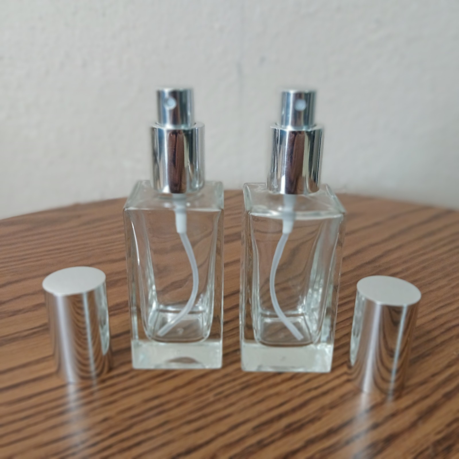 Perfume Cologne Essential Atomizer Refillable 2 Glass Bottle Sprayer 50 ml 5530