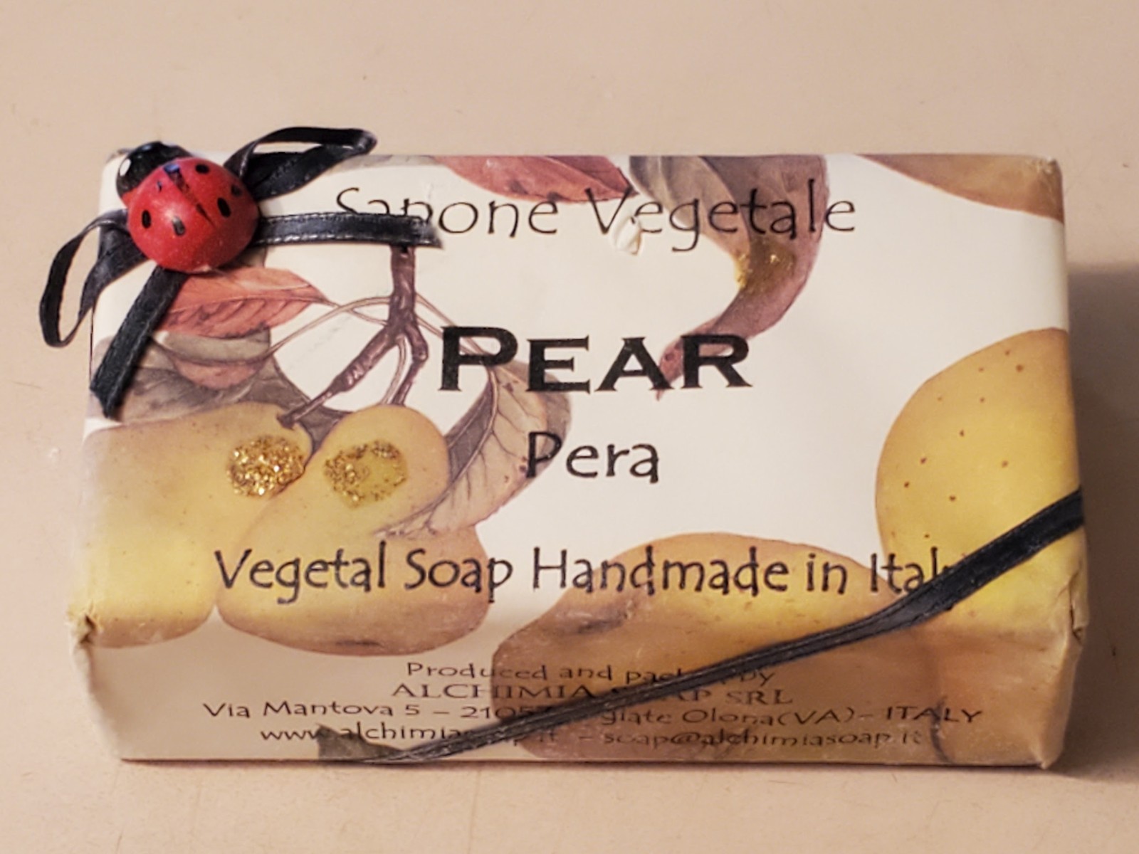 SAPONE VEGETALE Pear Soap. One bar 10.6oz Vegetal Soap handmade in Italy. Deluxe
