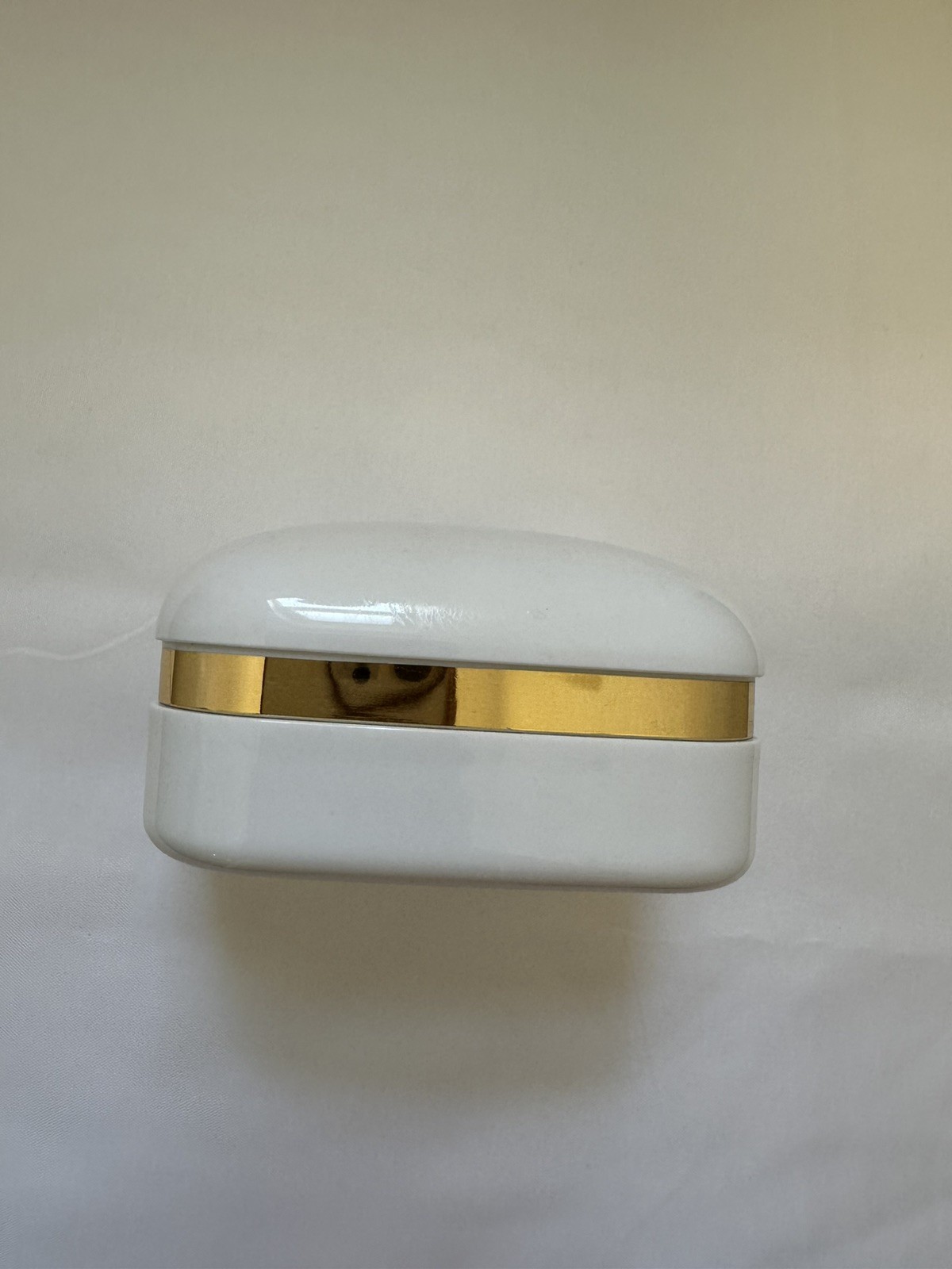 VTG Estee Lauder White Linen Fragrance Soap 4 oz w/ Plastic Soap Dish Shell Logo