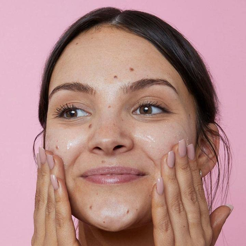 Face Wash with Vitamin C – 3 in 1 Brightening Facial Cleanser, Makeup Remover &