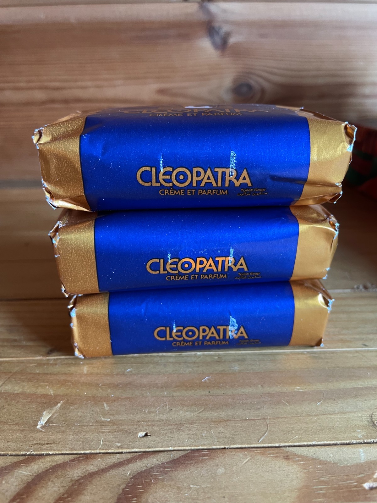 CLEOPATRA Creme et Parfum Soap 120g x3 Colgate Palmolive　Exp 11/25/2026