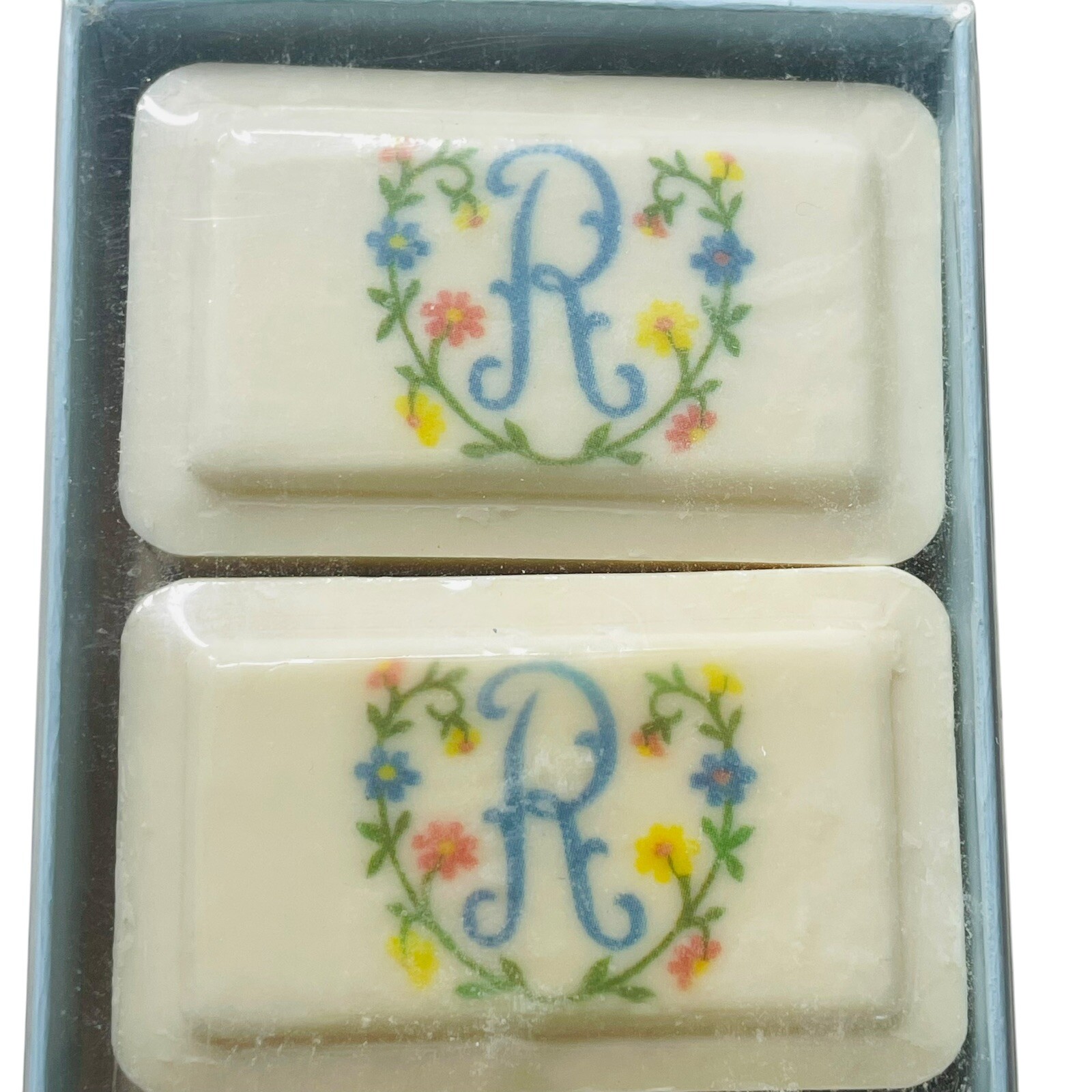 Vtg Katherine Gray 4 French Milled Scented Soap Letter R Floral Design 6 Oz USA