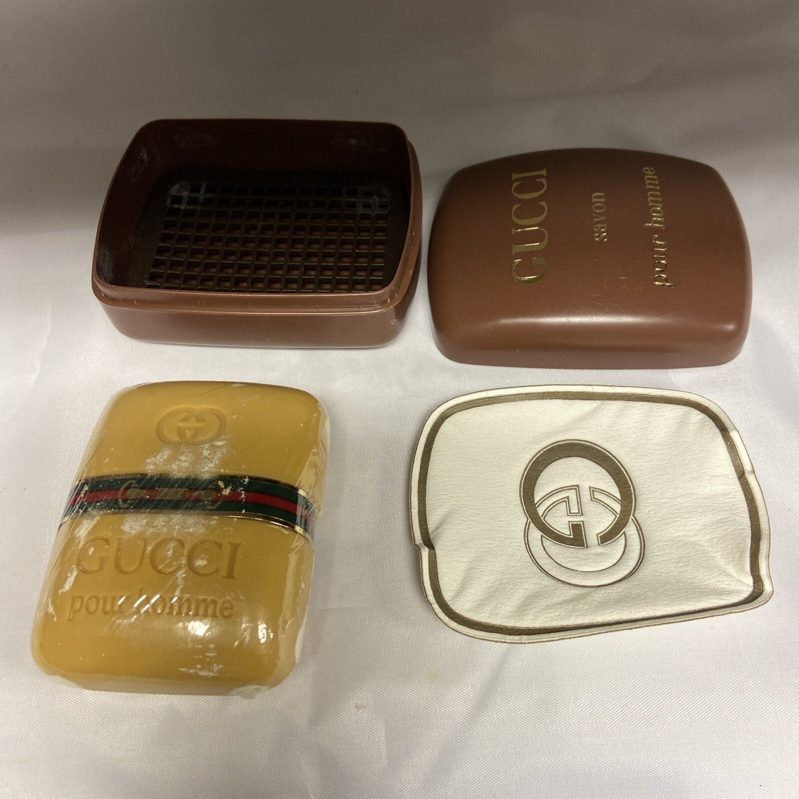 Gucci Vintage 80’s Classic Savon Parfum 1 Bar Soap 3 1/3 oz for Men.TravelCase.