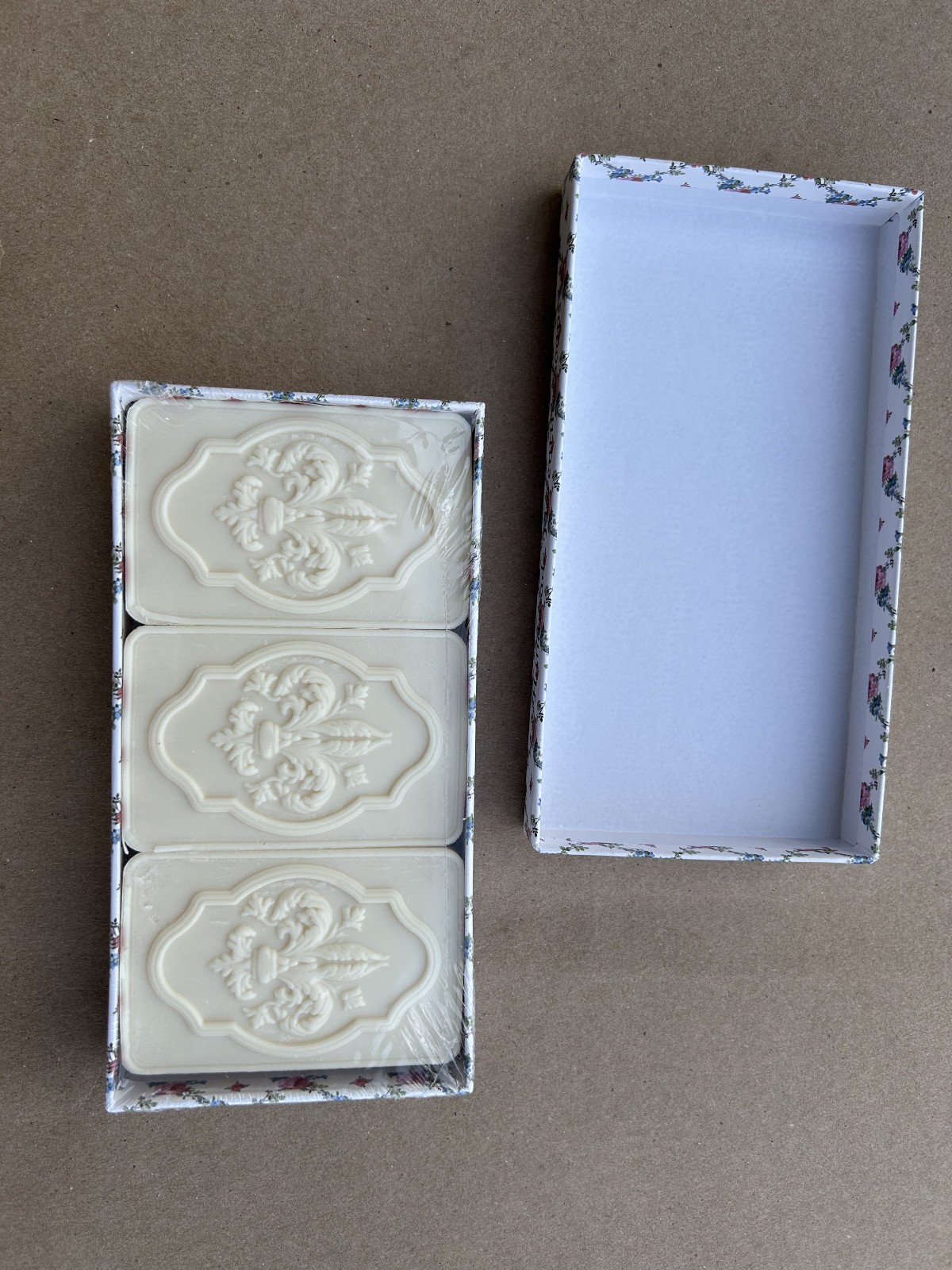 Saponificio Artigianale Fiorentino – Rose Garden Rose Scented Soaps -3 x 4.40 oz
