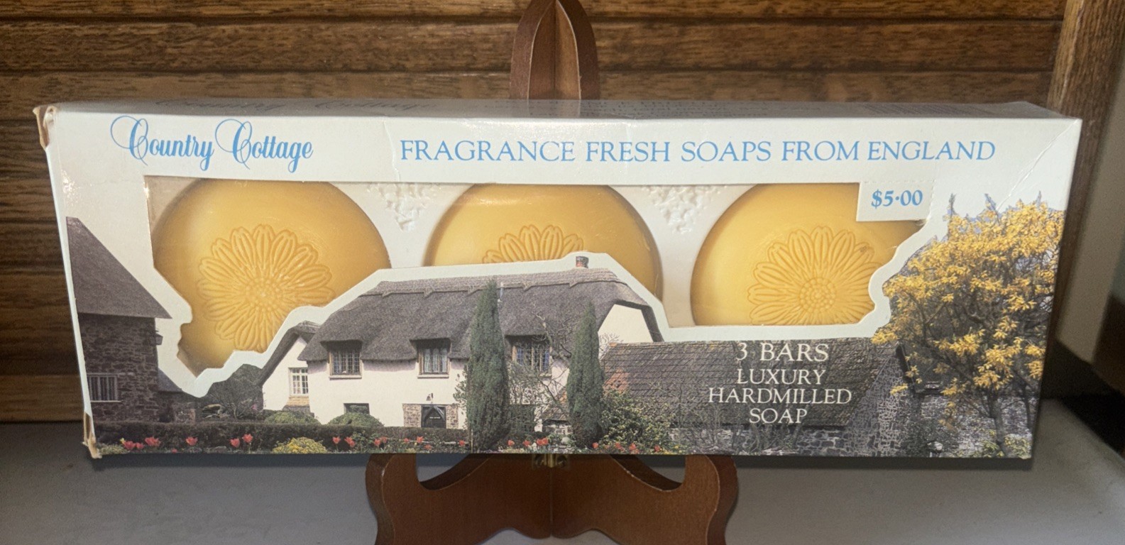 Vtg. Country Cottage Vintage Fragrance Fresh Soaps From England Handmilled NOS