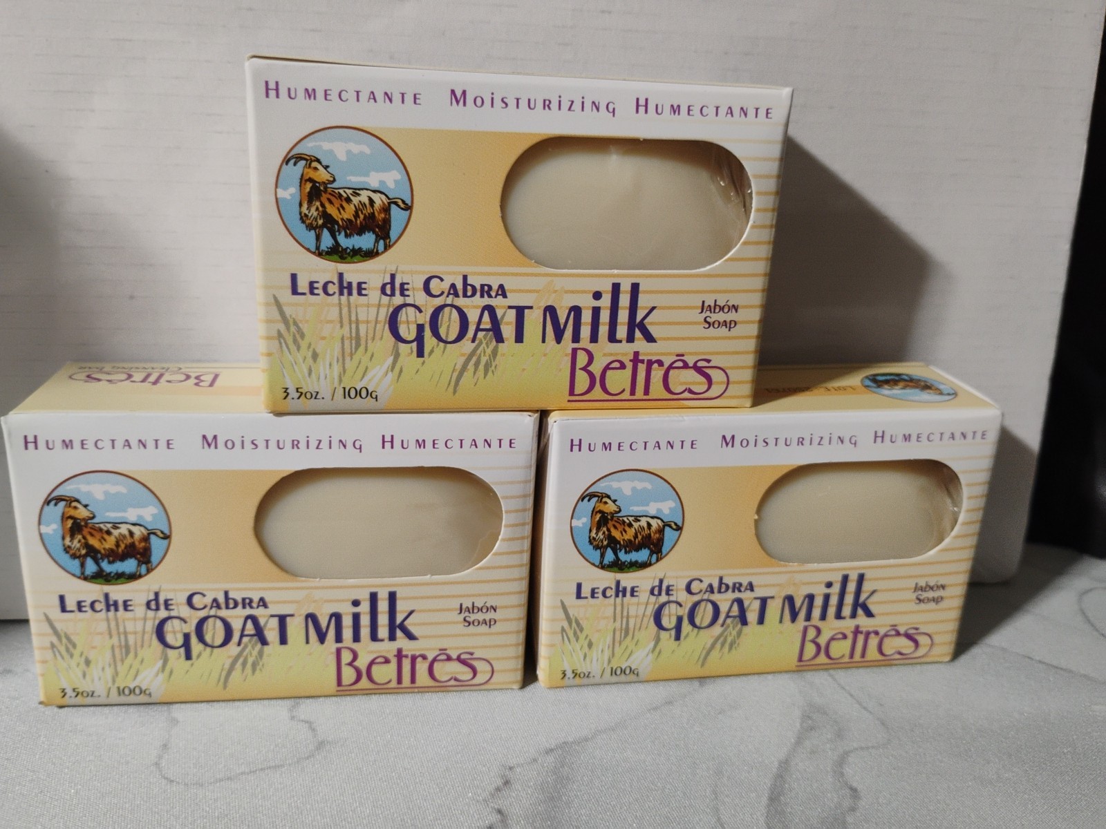 Goat Milk Moisturizer Cleansing Bar Soap Betres ( 3 Pack )