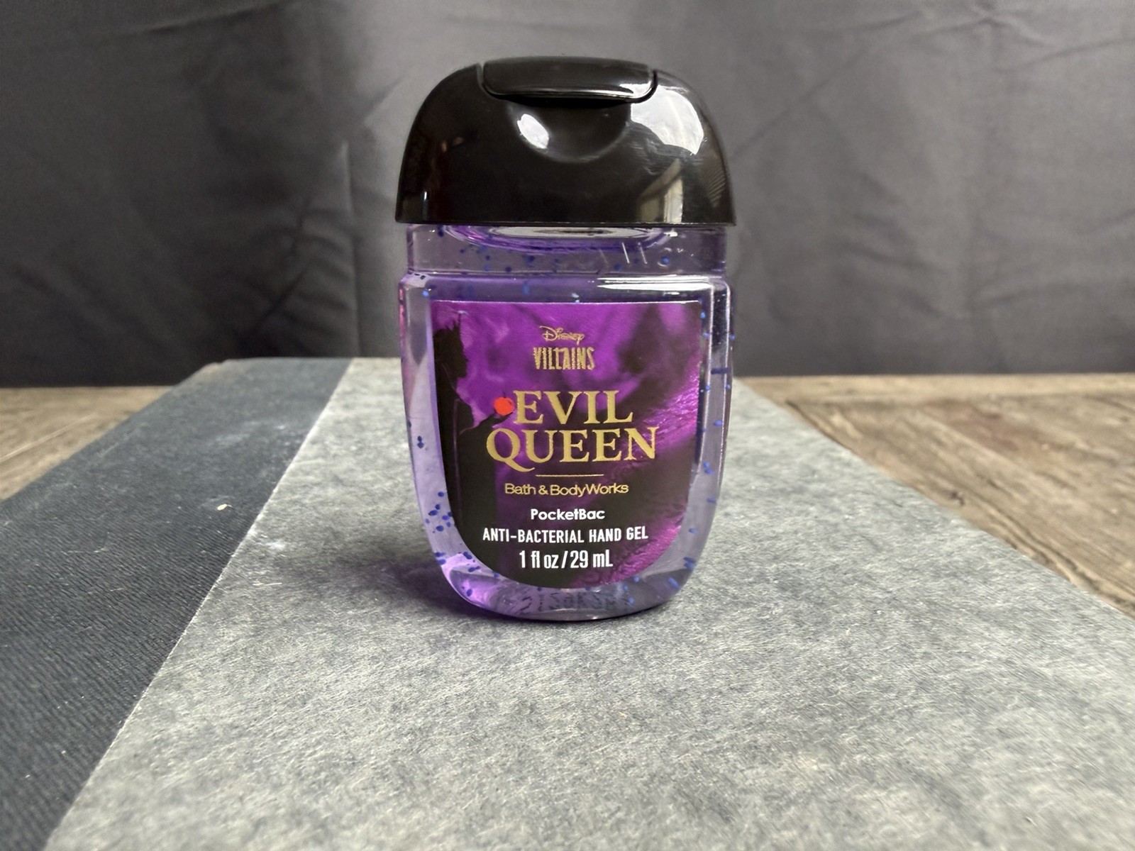 Bath & Body Works Disney Villains Evil Queen Poison Apple Pocketbac & Sanitizer